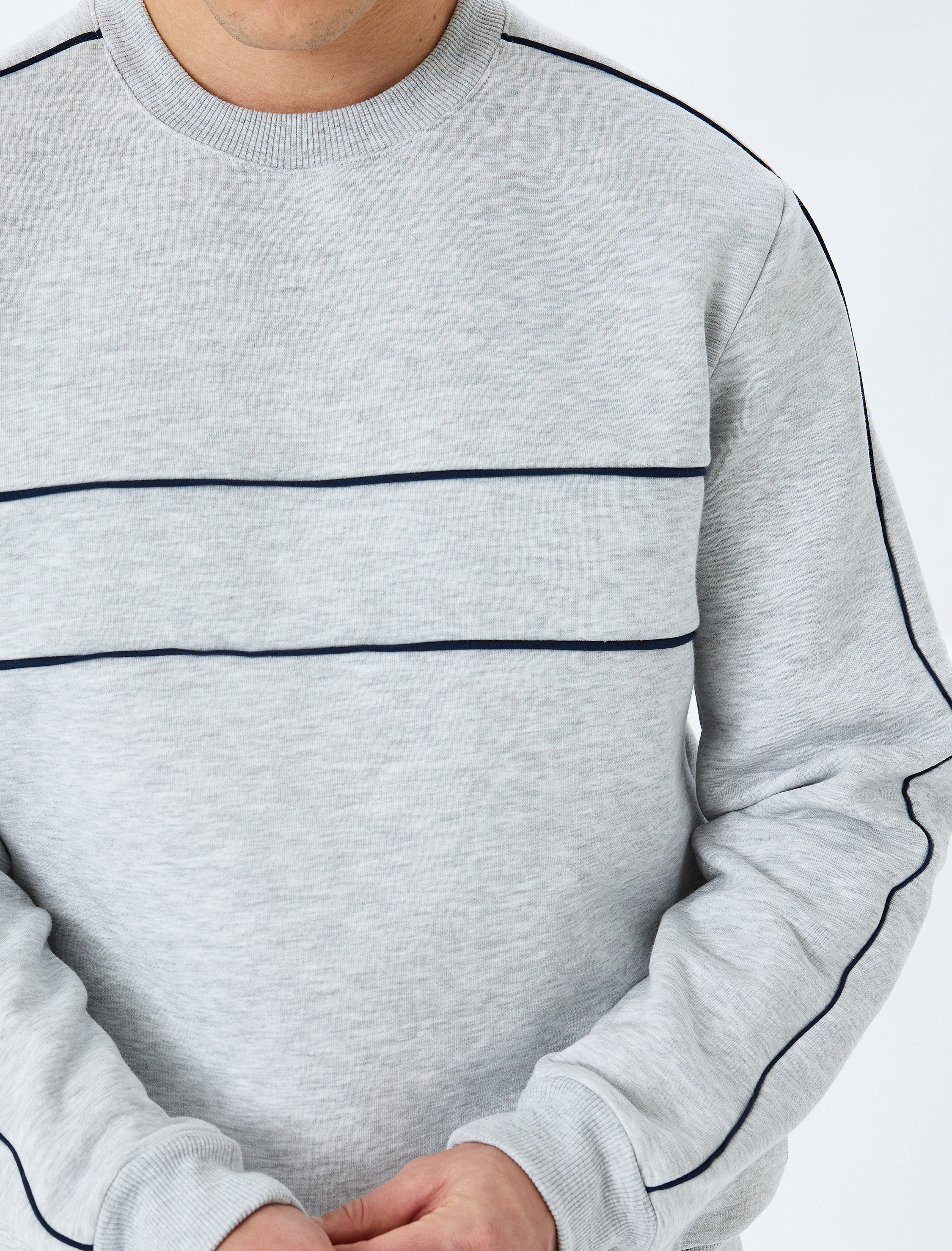   Pamuk Karışımlı Uzun Kollu Şardonlu Biyeli Bisiklet Yaka Sweatshirt