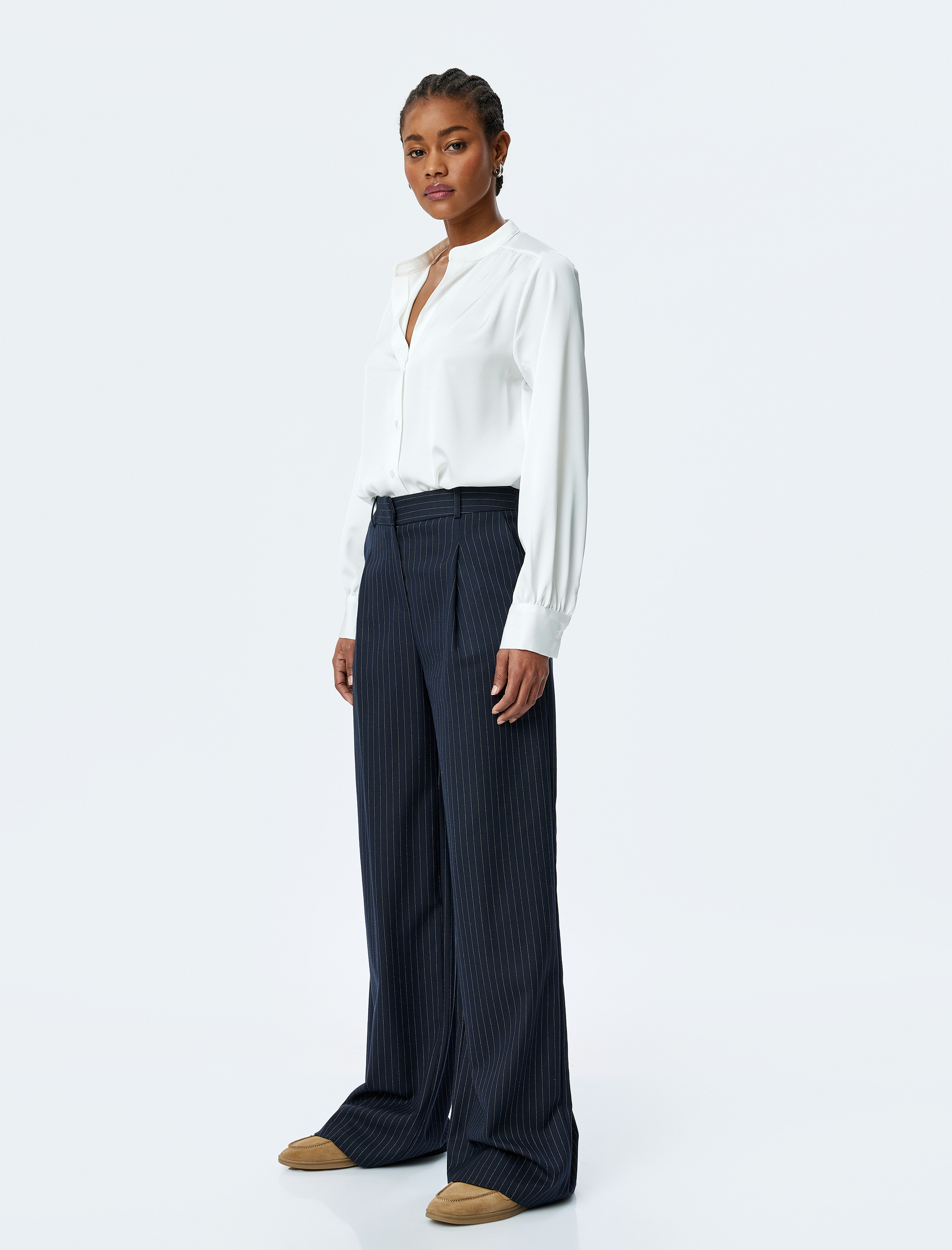   Uzun Kollu Düğmeli Hakim Yaka Saten Gömlek