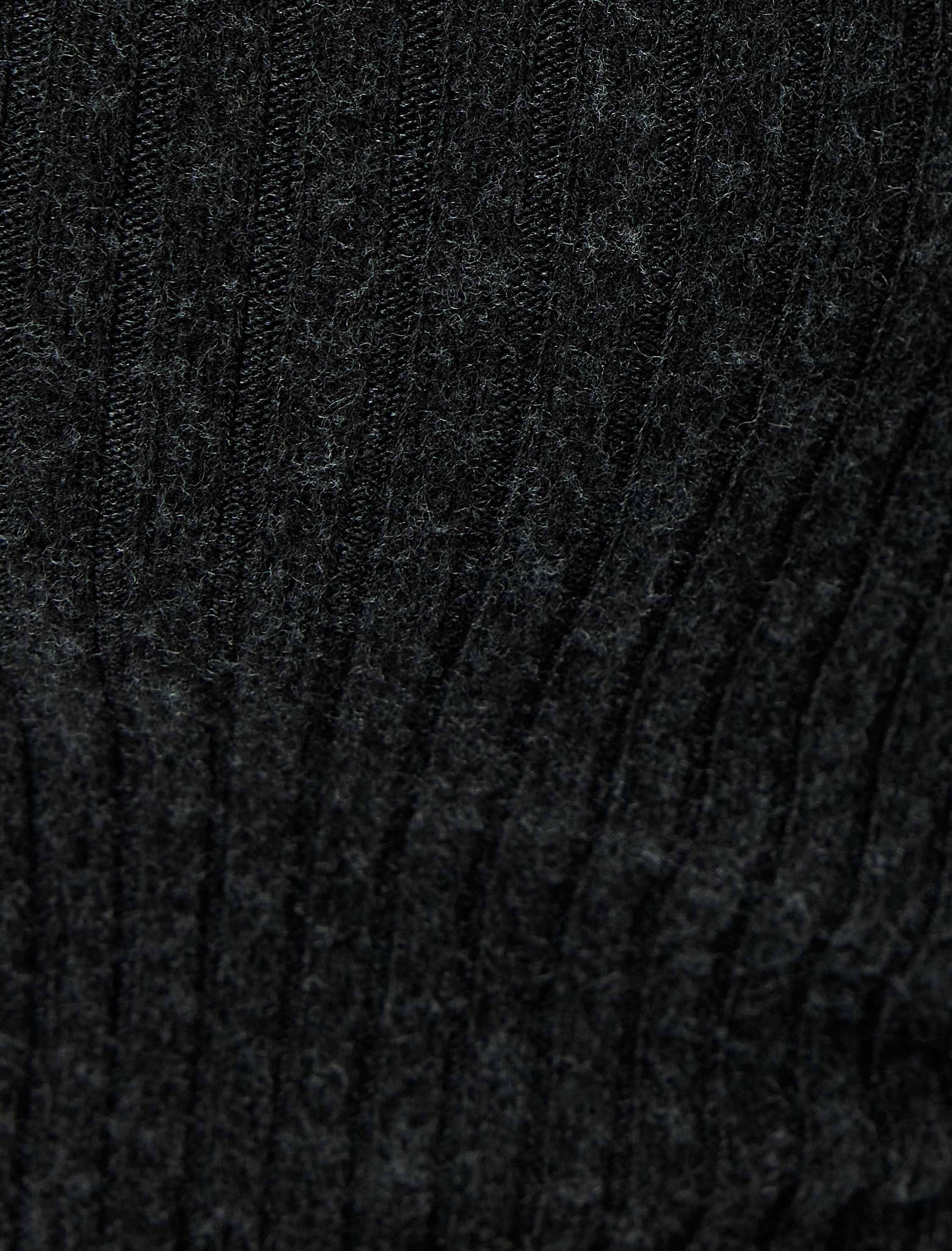   Madonna Yaka Omuzu Açık Slim Fit Uzun Kollu Tişört