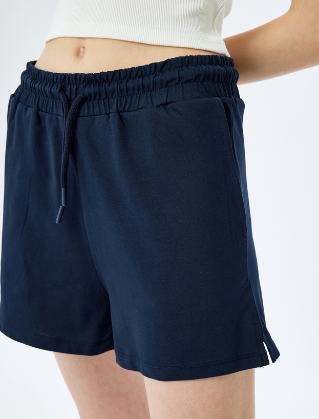 Beli Bağcıklı Cep Detaylı Mini Şort_4