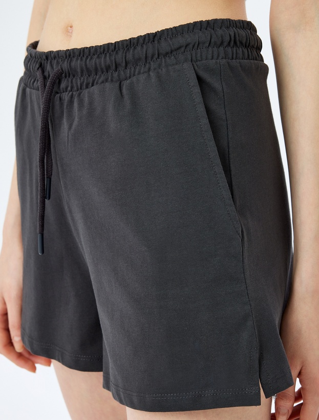 Beli Bağcıklı Cep Detaylı Mini Şort_4
