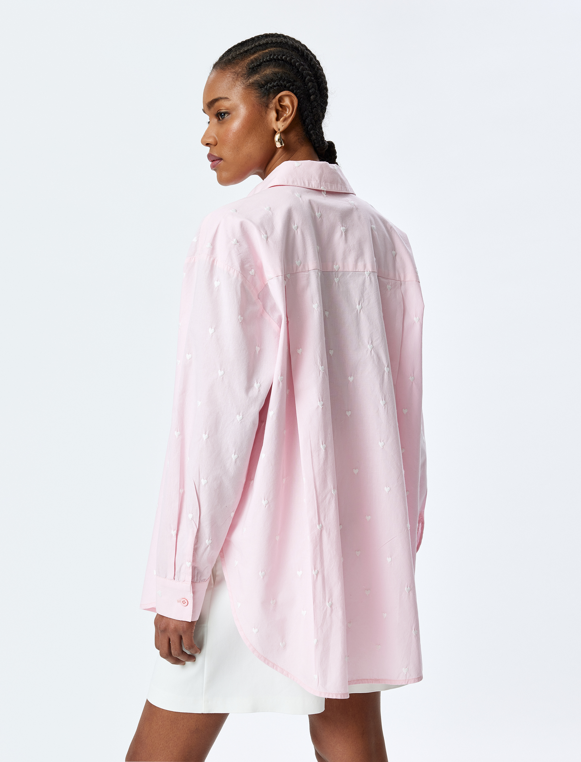   Pamuklu Uzun Kollu Kalp Nakış Detaylı Oversize Gömlek