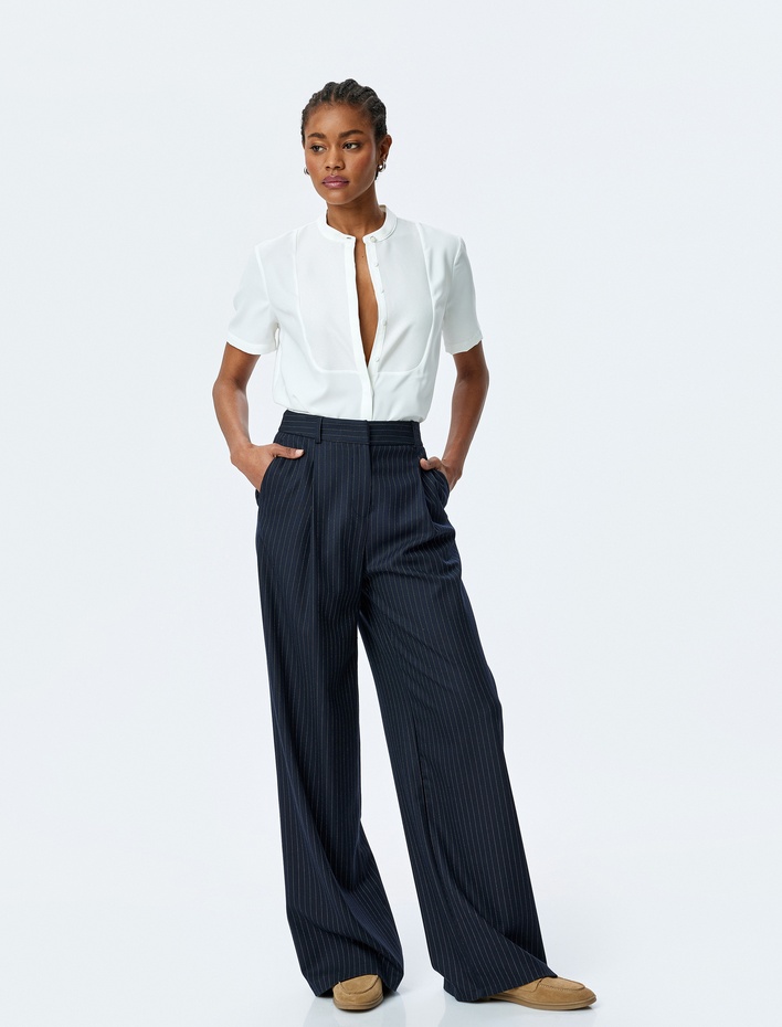  İki Farklı Kumaş Kullanımlı Dik Yaka Kısa Kollu Smokin Gömlek