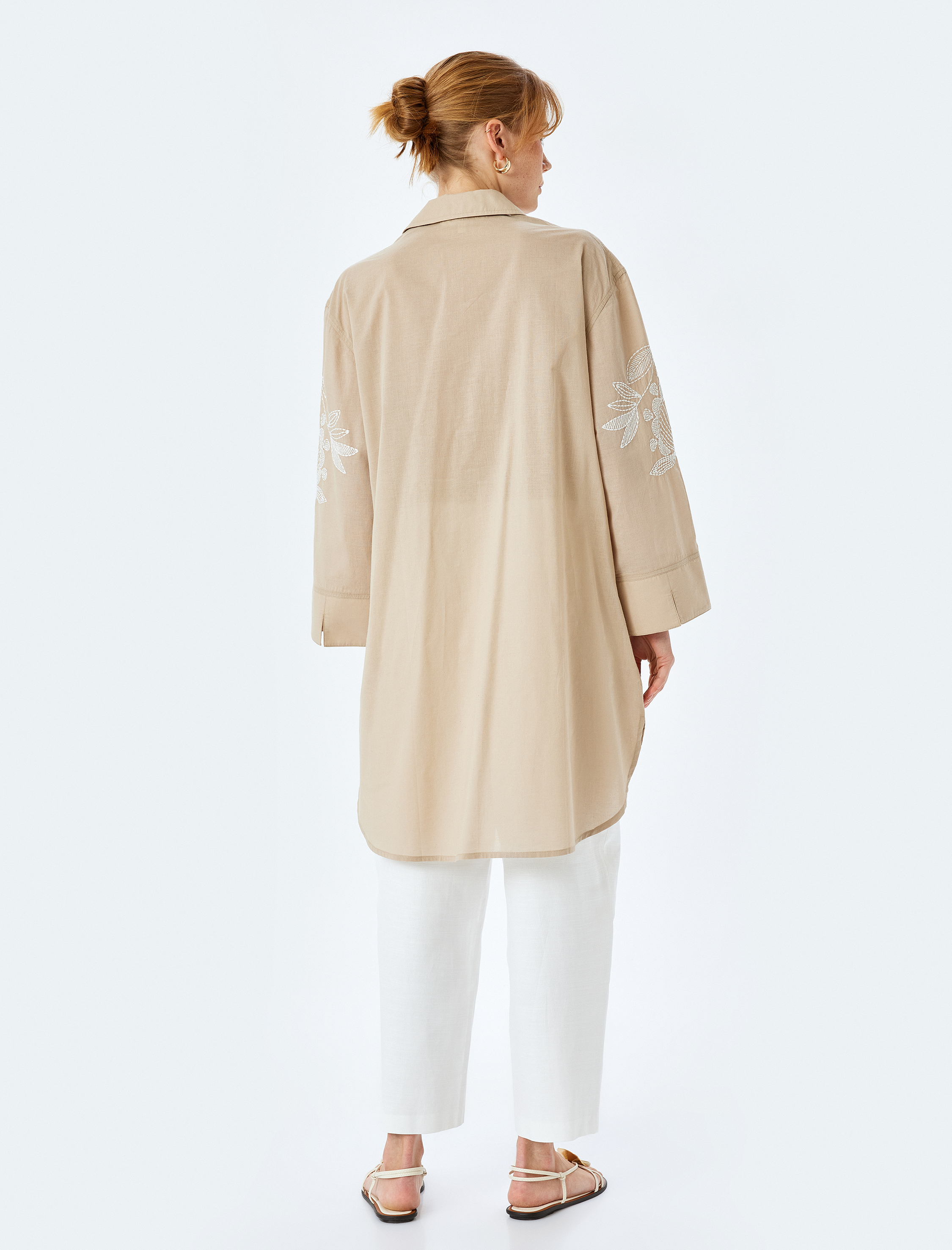 Pamuklu Floral İşleme Detaylı Gömlek Yaka Uzun Oversize Tunik