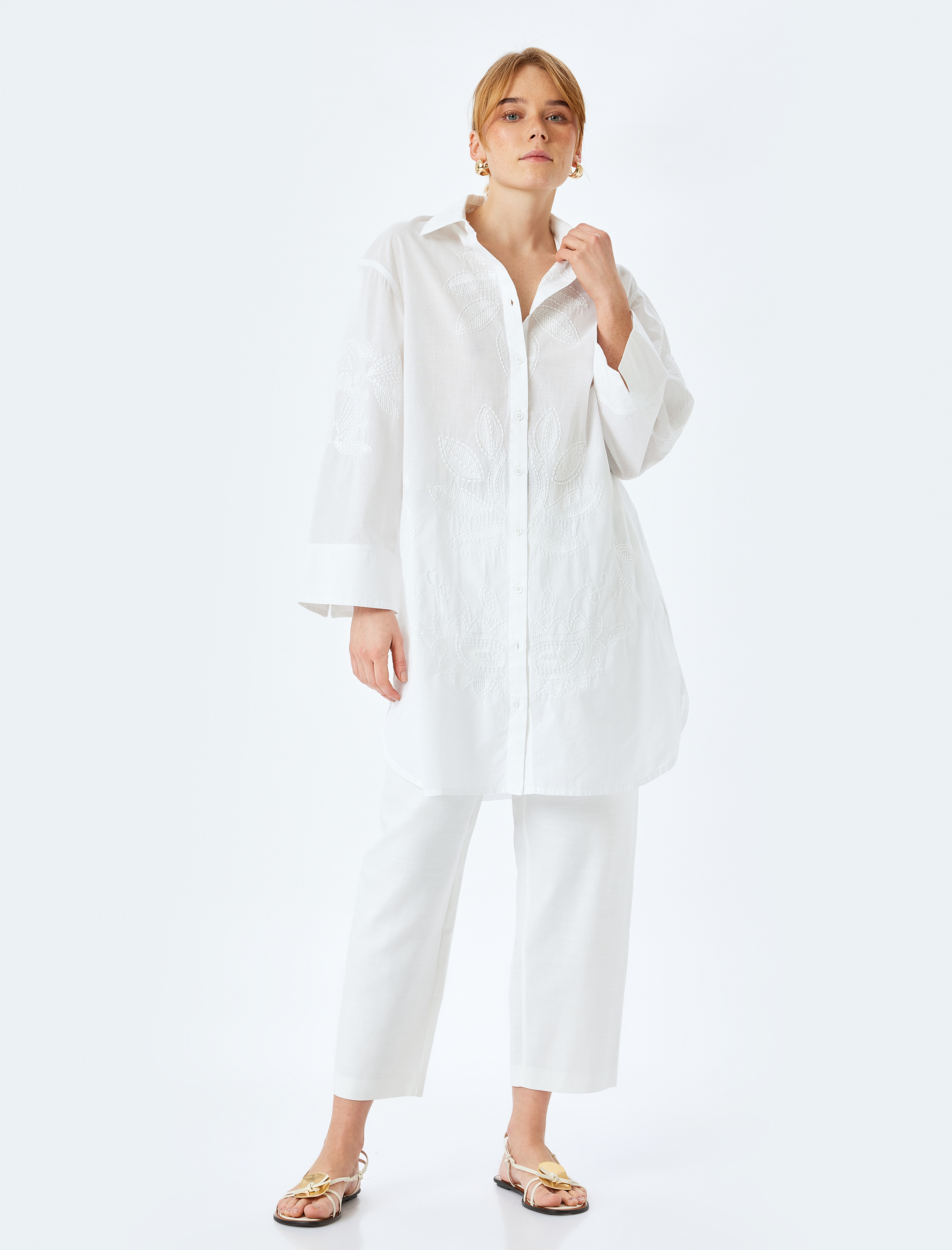   Pamuklu Floral İşleme Detaylı 3/4 Kol Gömlek Yaka Uzun Oversize Tunik