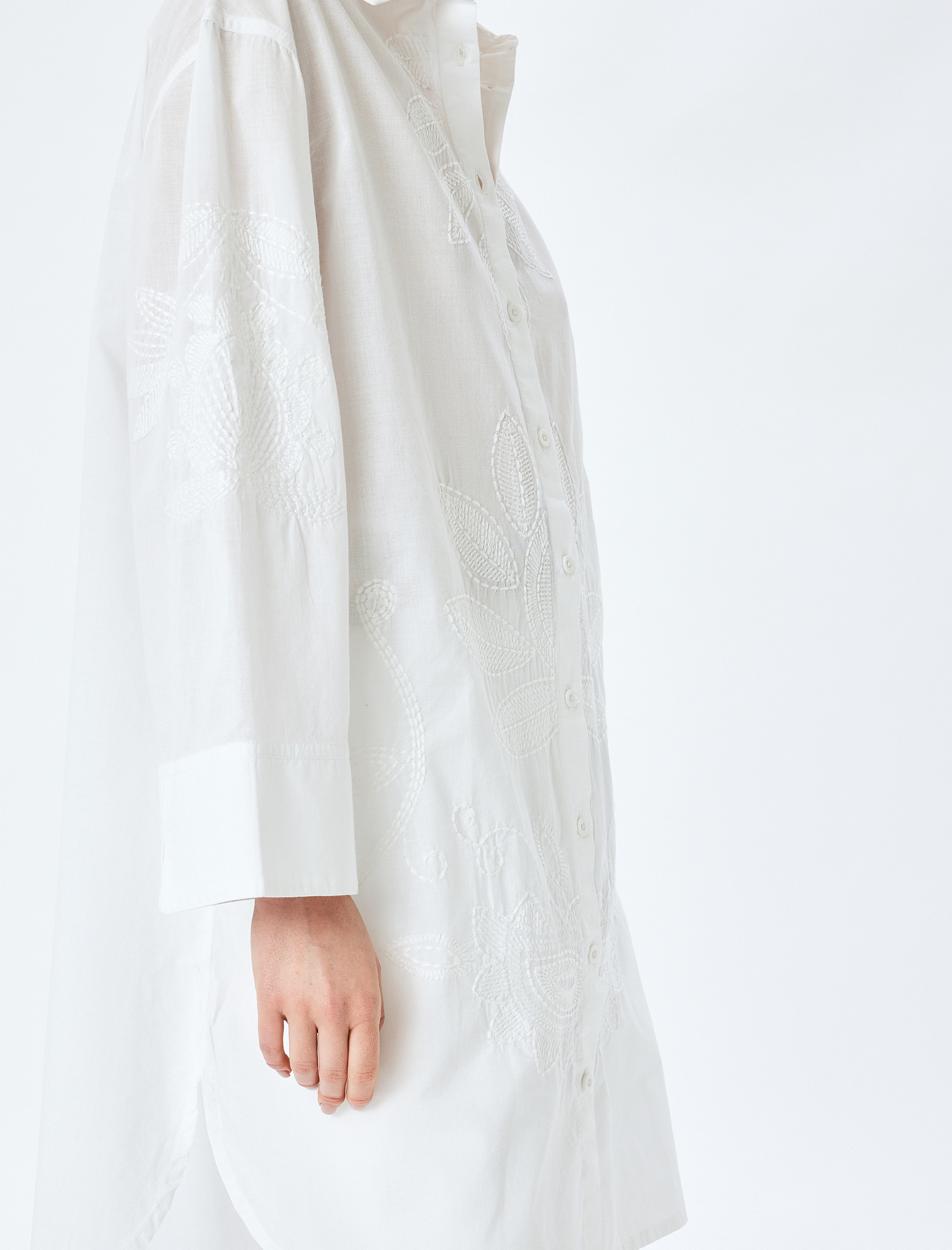   Pamuklu Floral İşleme Detaylı 3/4 Kol Gömlek Yaka Uzun Oversize Tunik