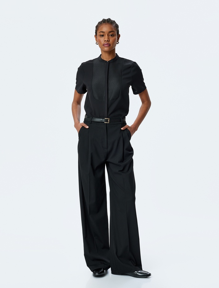  İki Farklı Kumaş Kullanımlı Dik Yaka Kısa Kollu Smokin Gömlek