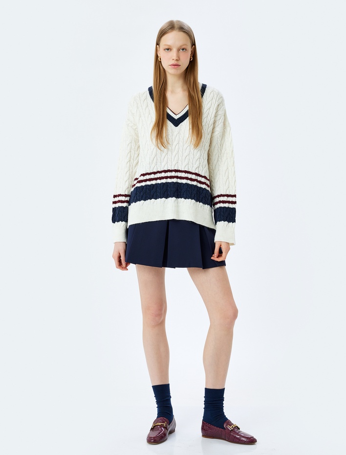  Saç Örgülü V Yaka Uzun Kollu Biyeli Triko Kazak