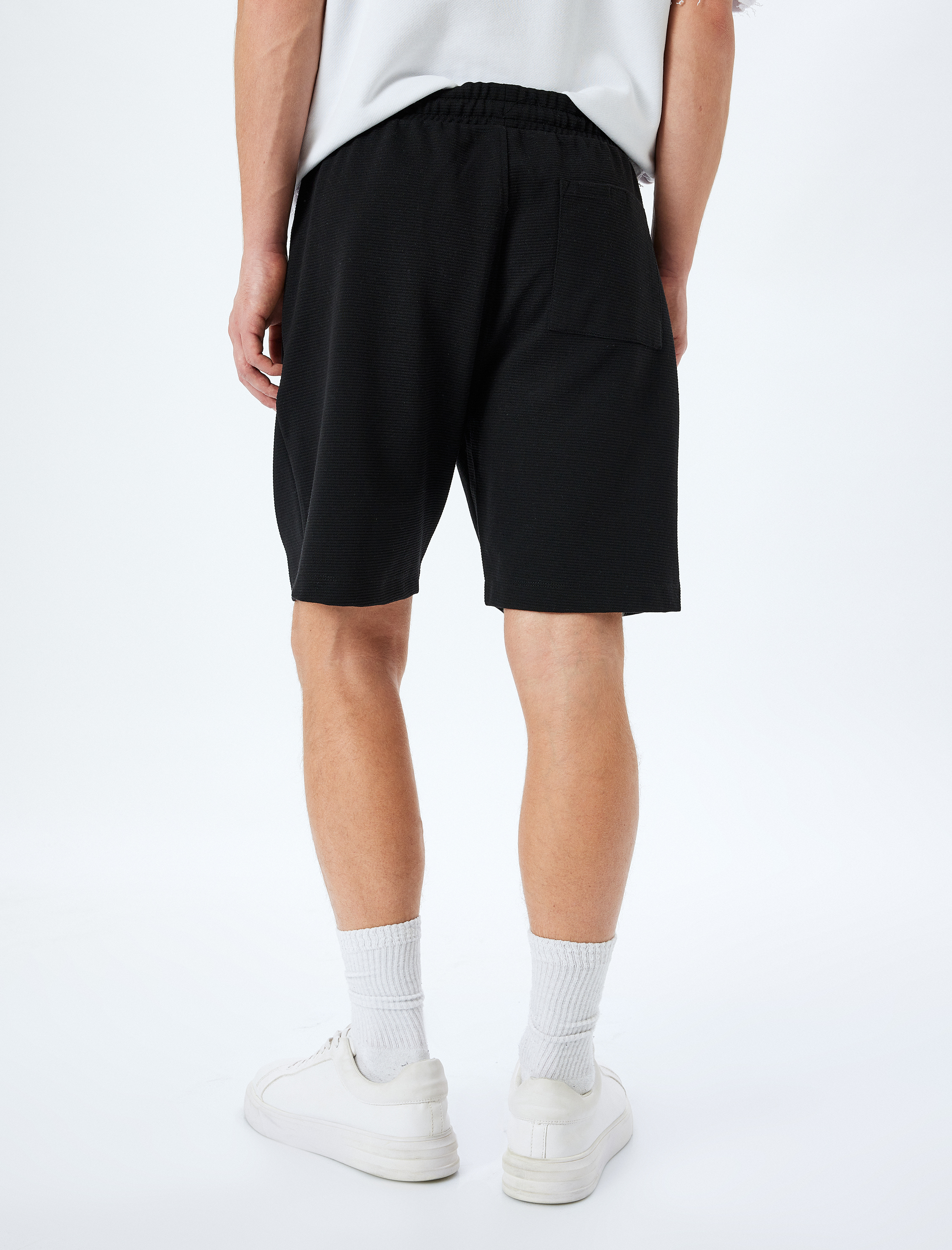 Cep Detaylı Bermuda Beli Bağcıklı Şort