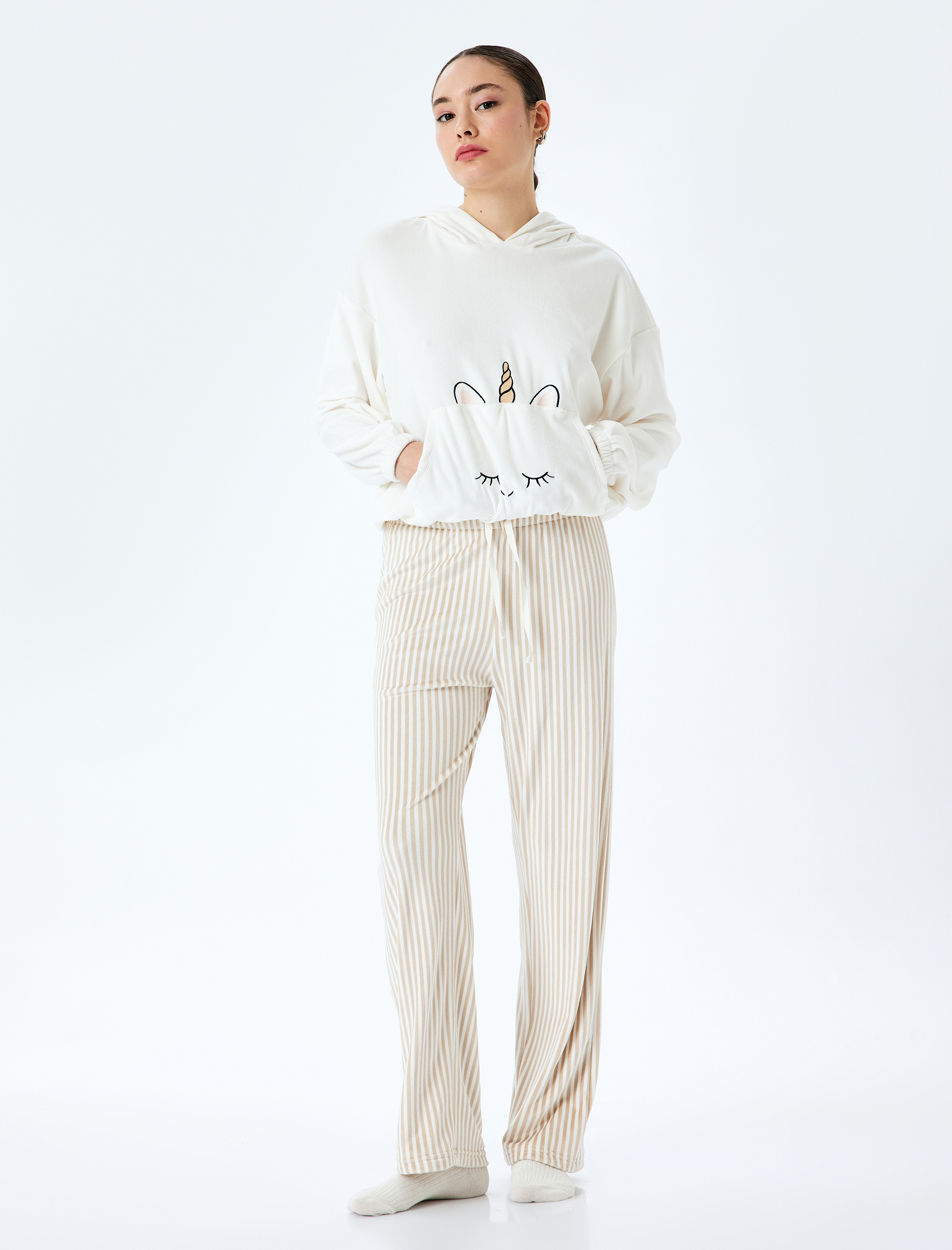 Unicorn İşleme Detaylı Cepli Uzun Kollu Kapüşonlu Polar Pijama Üstü