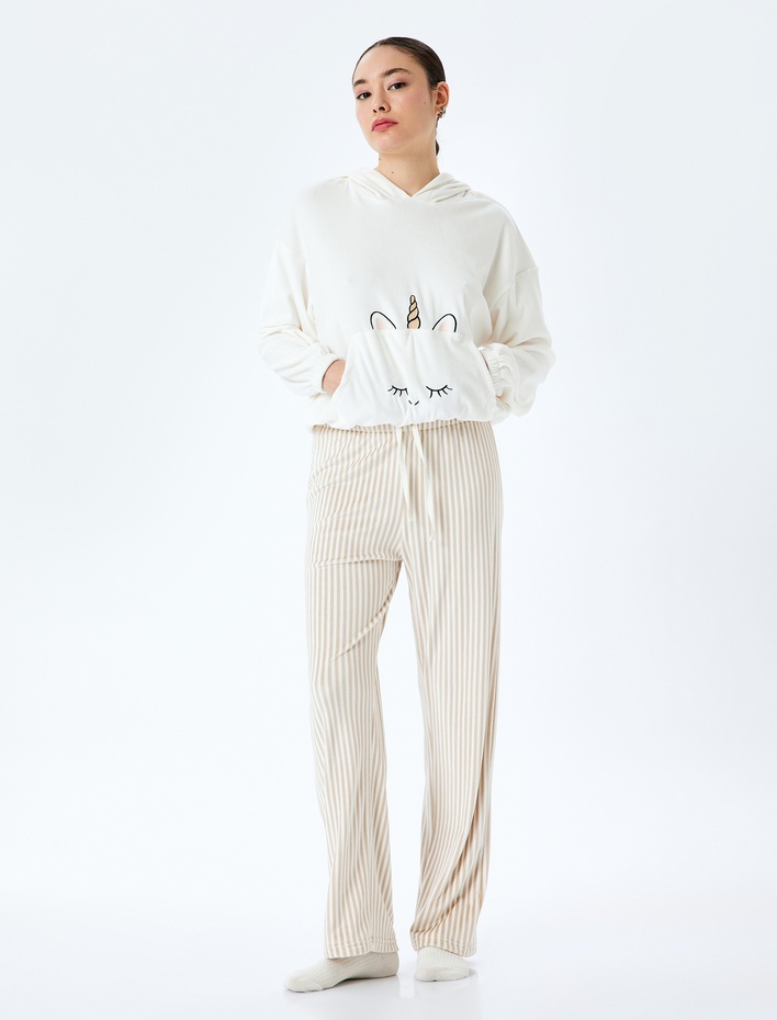  Unicorn İşleme Detaylı Cepli Uzun Kollu Kapüşonlu Polar Pijama Üstü