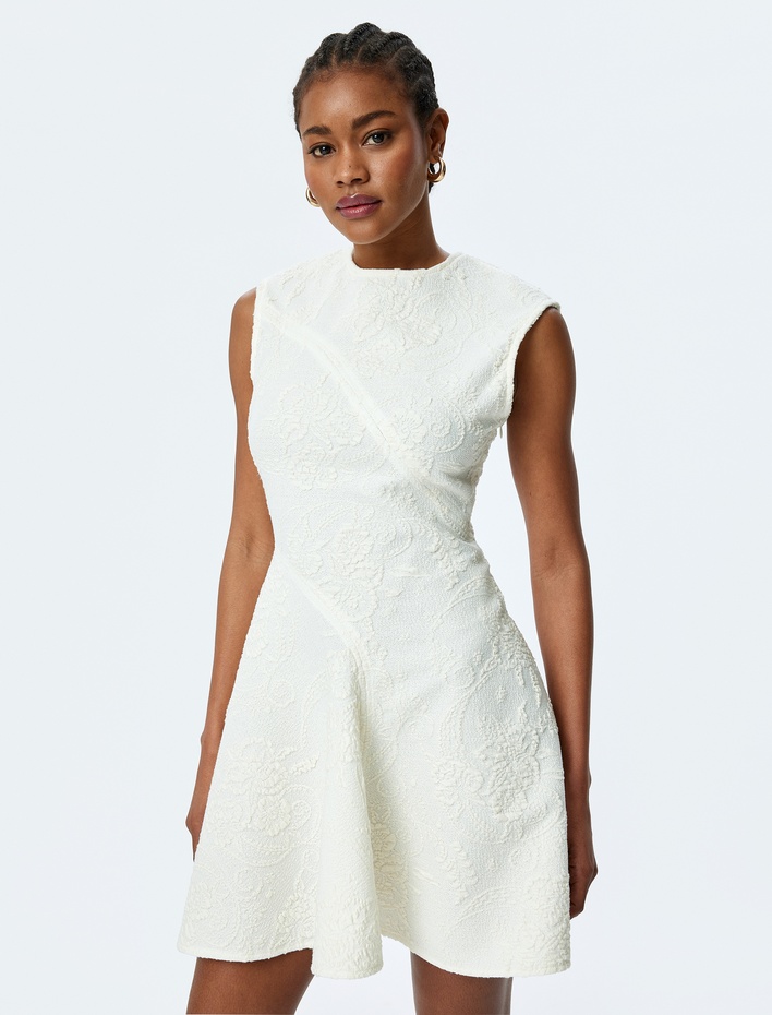  Bisiklet Yaka Floral Dokulu Kolsuz Volanlı Kloş Mini Elbise