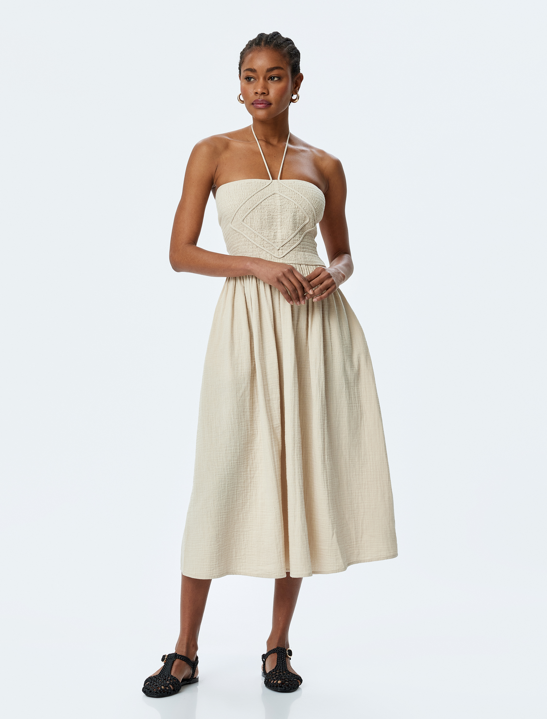   Pamuklu Arkası Pencere Detaylı Gipeli Midi Boy Straplez Elbise