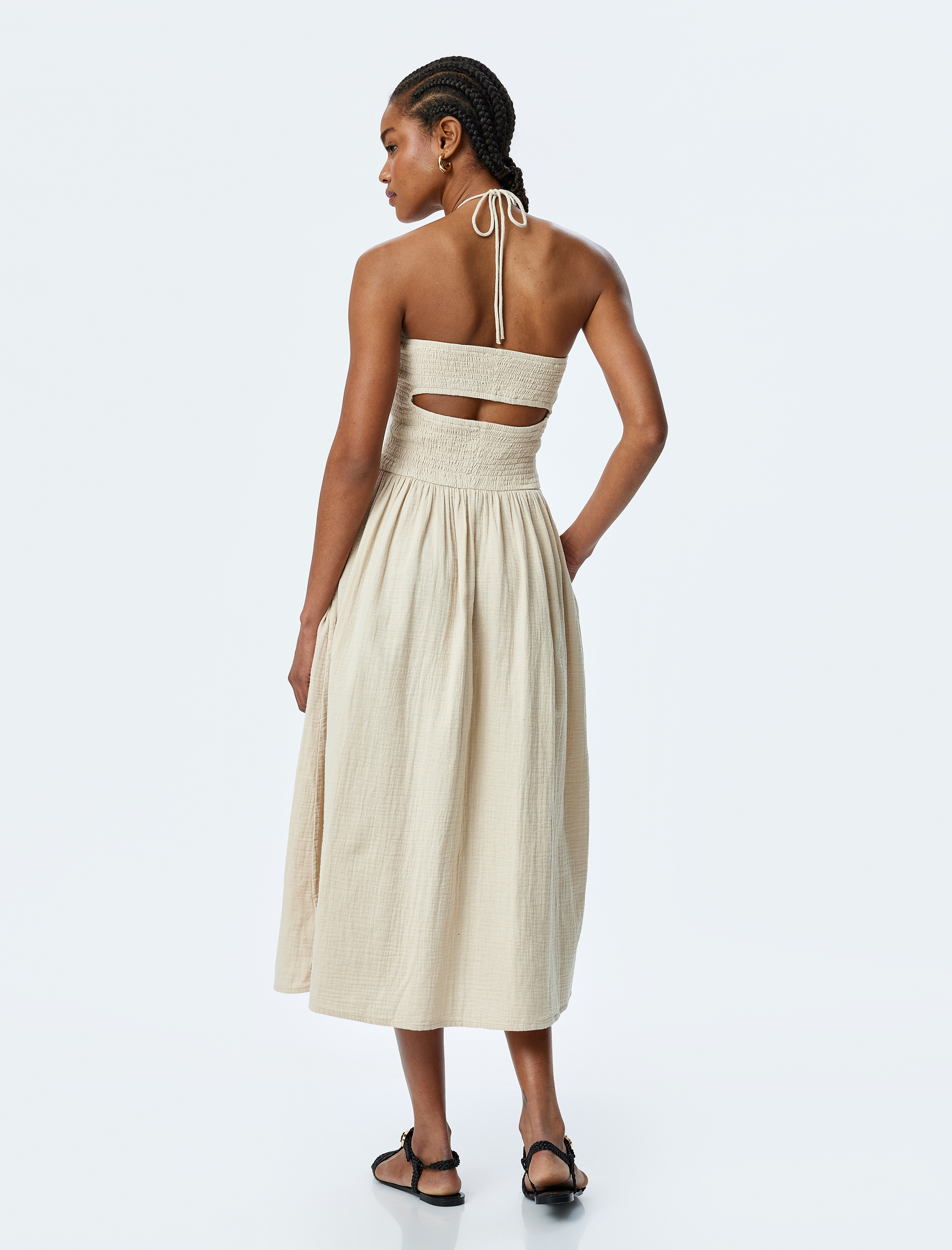   Pamuklu Arkası Pencere Detaylı Gipeli Midi Boy Straplez Elbise