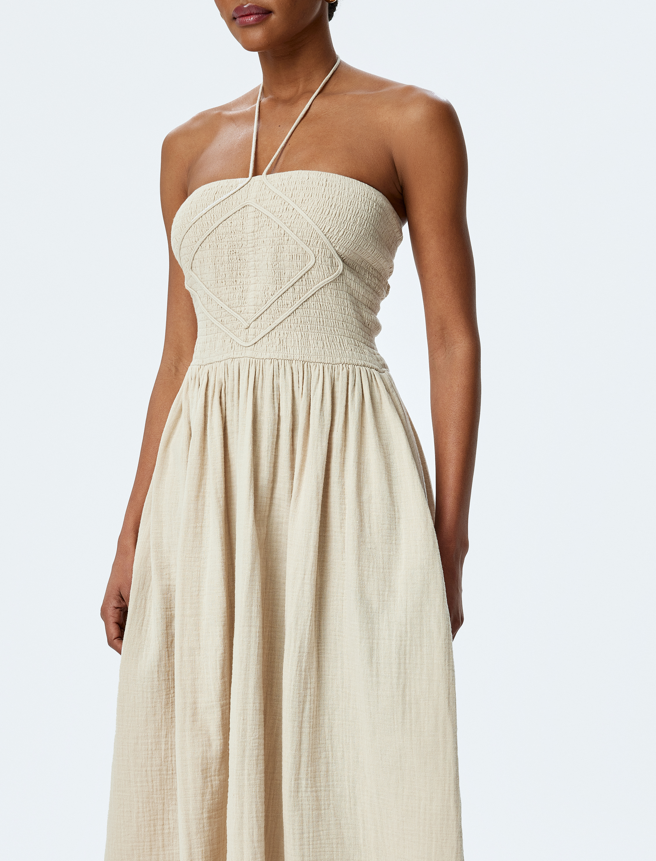   Pamuklu Arkası Pencere Detaylı Gipeli Midi Boy Straplez Elbise