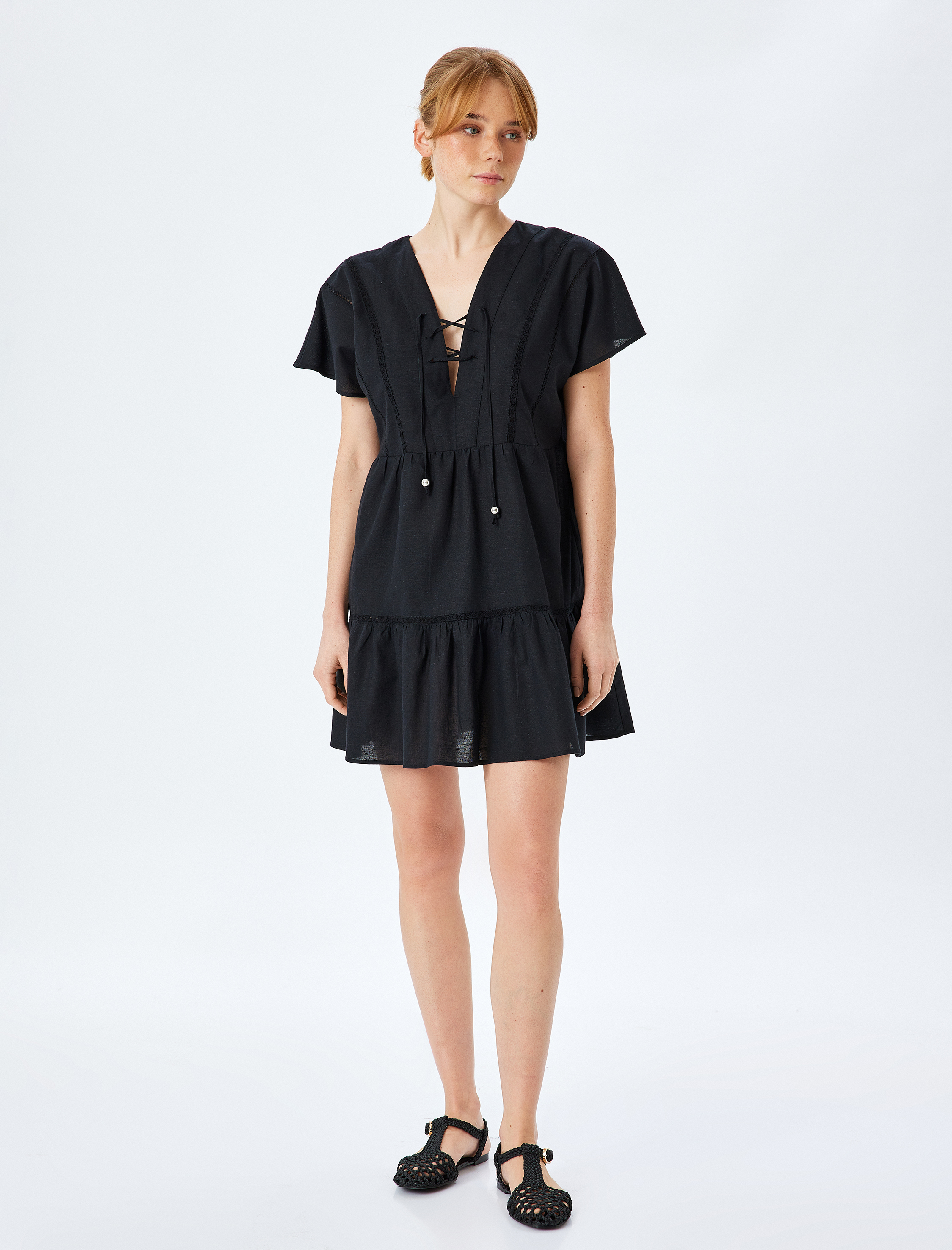 V Yaka Dökümlü Kısa Kollu Katmanlı Viskon Keten Karışımlı Plaj Elbisesi