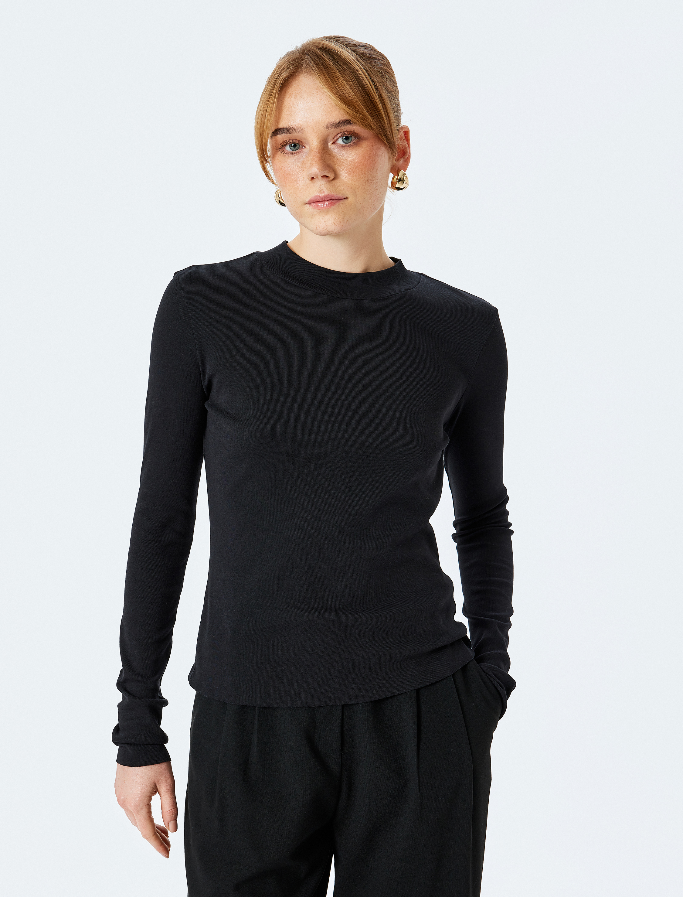   Pamuklu Hafif Dik Yaka Uzun Kollu Basic Tişört