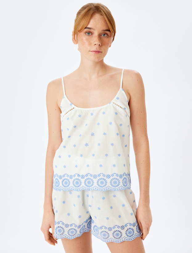 Pamuklu Nakış Detaylı İnce Askılı Fistolu Pijama Üstü_2