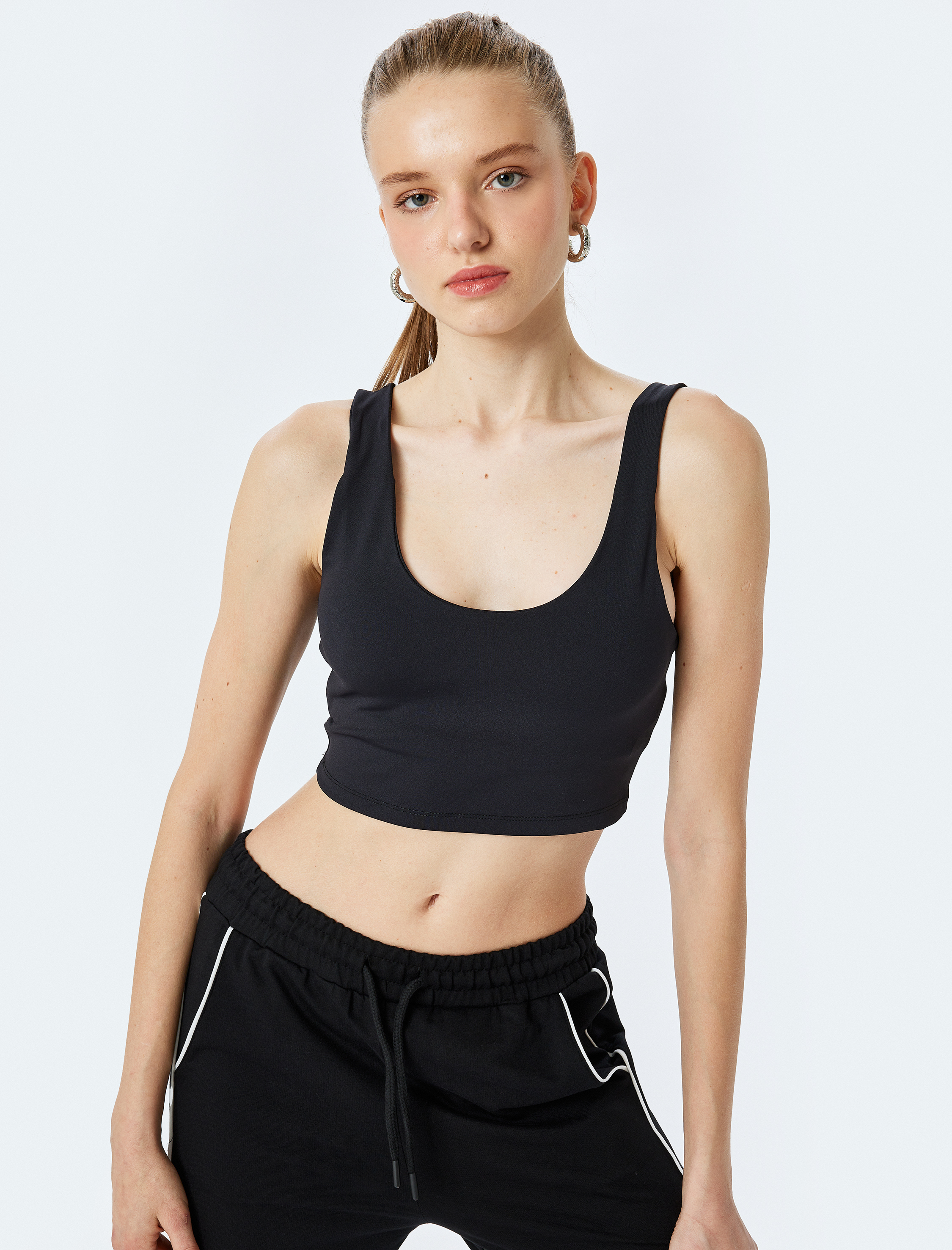 Koton Kadın Slim Fit Kolsuz U Yaka Kaplı  Sporcu Sütyeni -1
