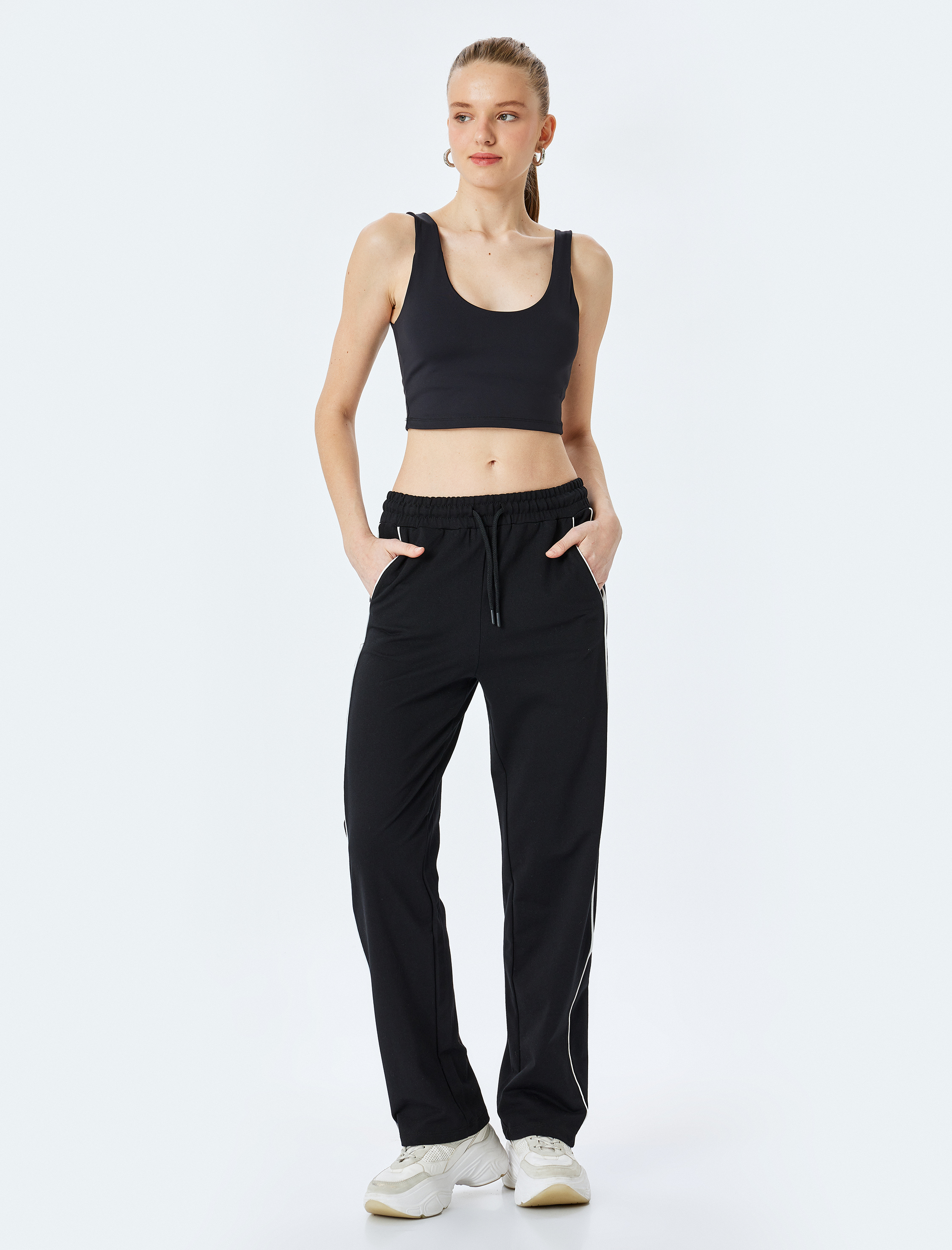 Slim Fit Kolsuz U Yaka Kaplı  Sporcu Sütyeni