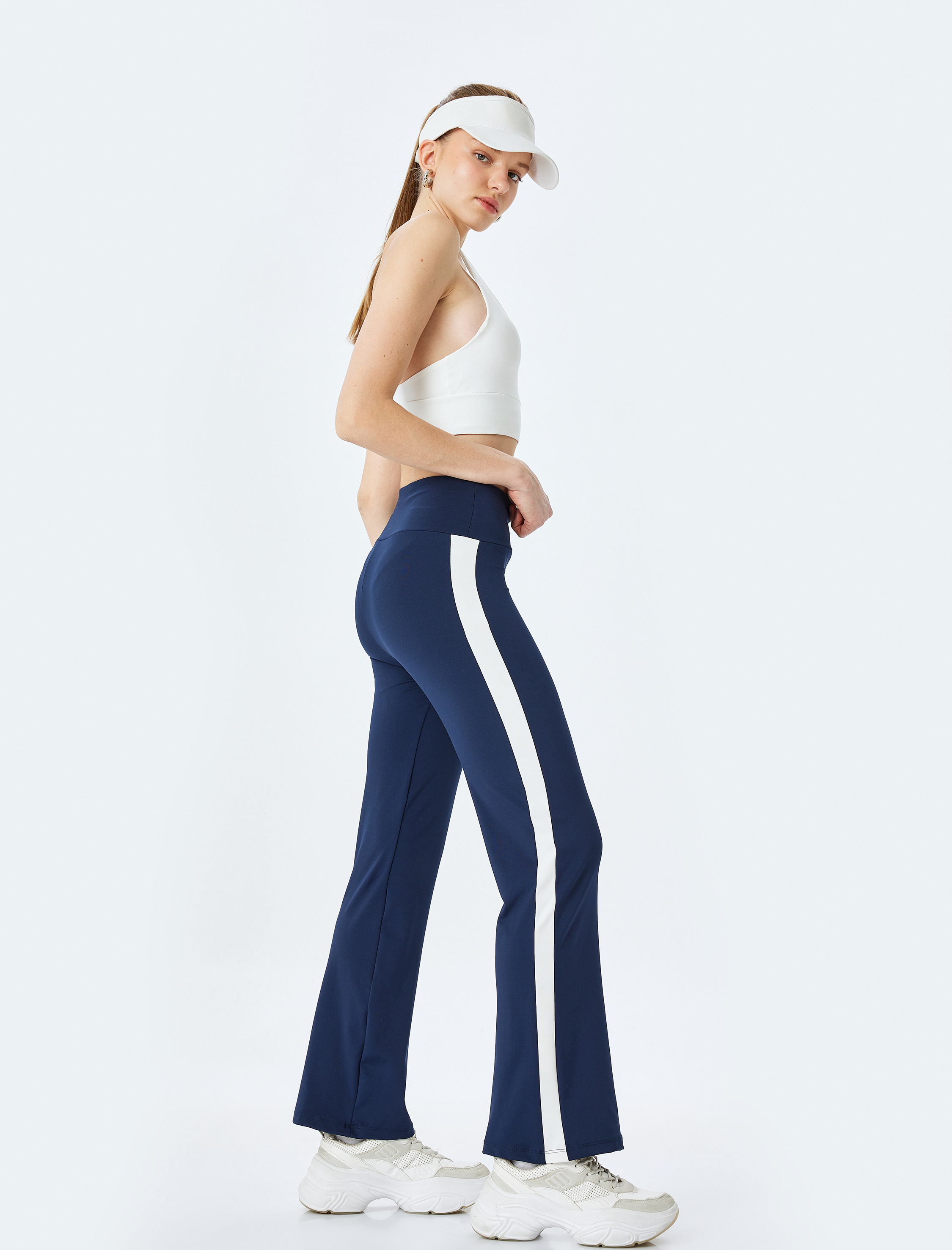 Koton Kadın Yüksek Bel İspanyol Paça Şerit Detaylı Slim Fit Spor Tayt -1
