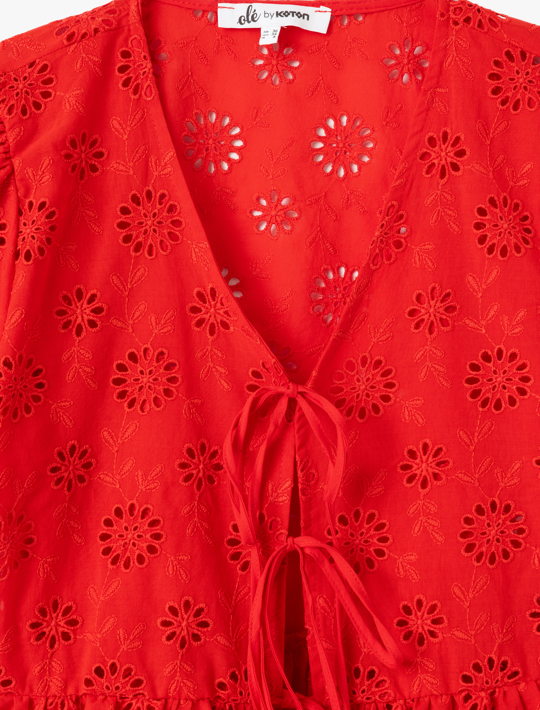   V Yaka Kısa Kol Balon Kollu Bağcıklı Fisto Bluz