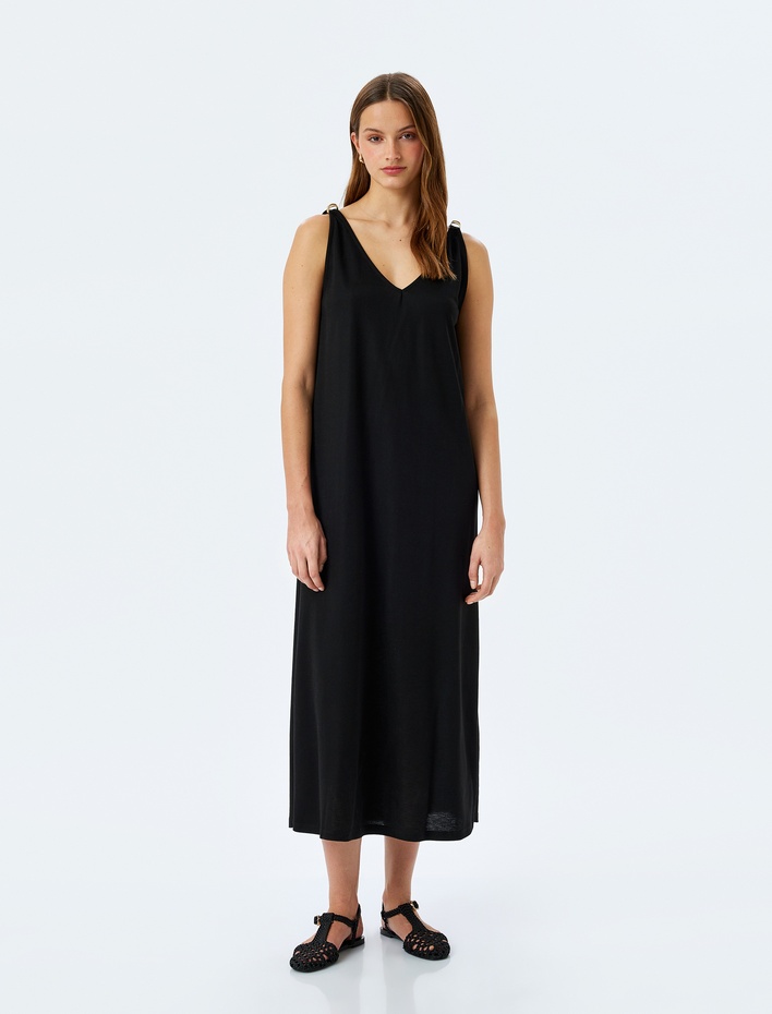  Kolsuz Metal Aksesuar Detaylı Yırtmaçlı V Yaka Midi Viskon Elbise