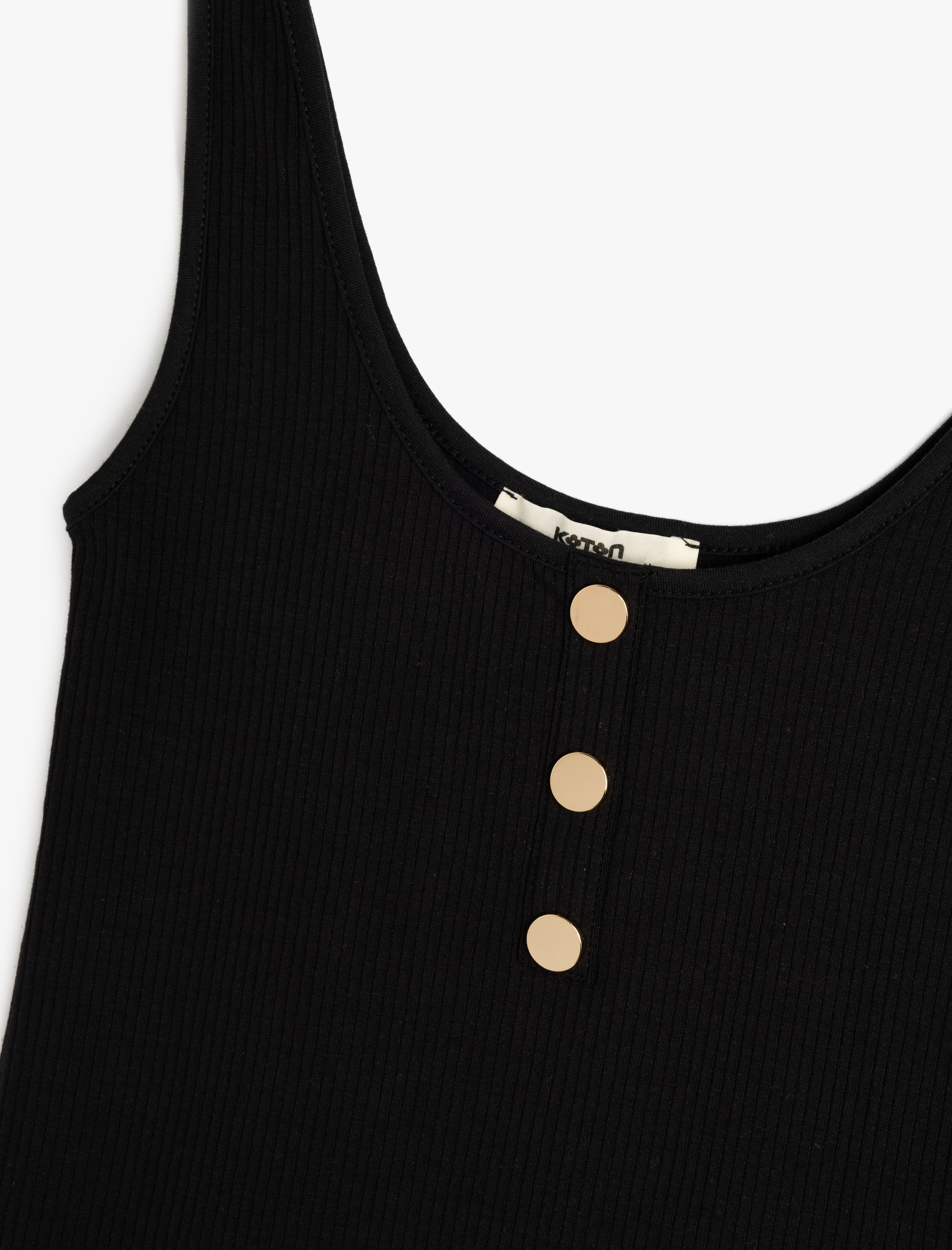   Düğme Detaylı U Yaka Kolsuz Fitilli Viskon Üst