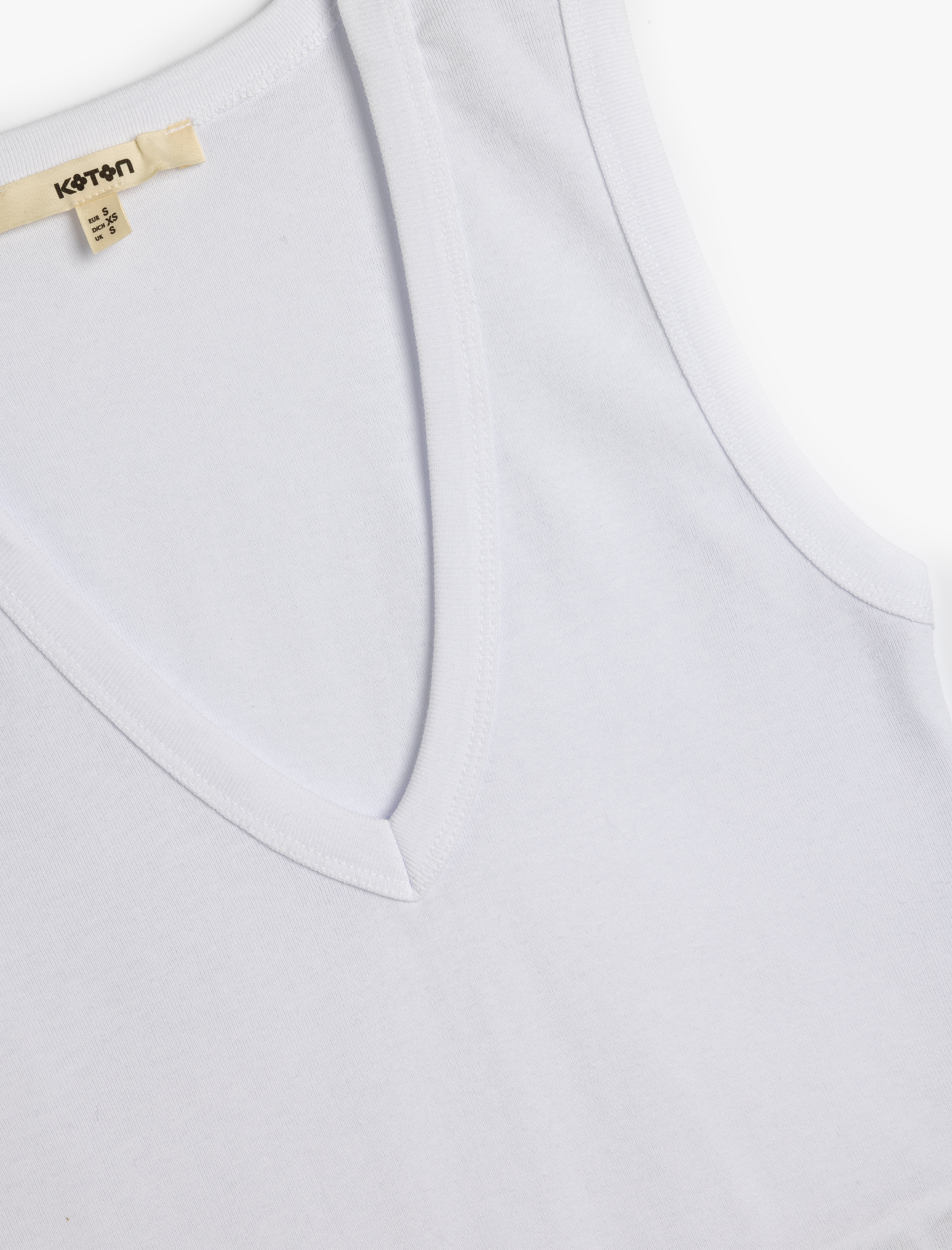   Pamuklu V Yaka Kolsuz Fitilli Kadın Tişört