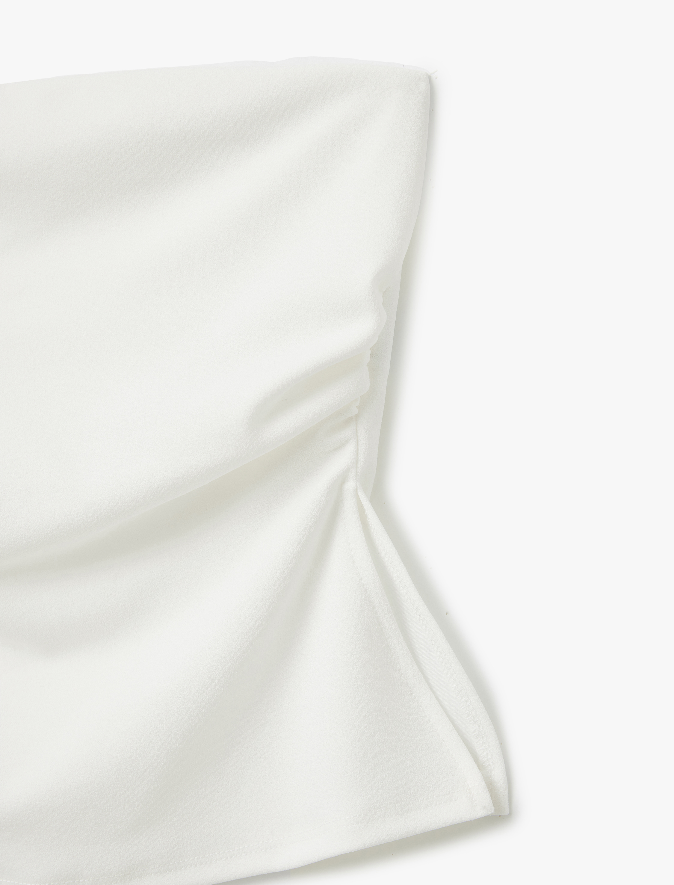 Krep Scuba Kumaş Drape Detaylı Asimetrik Straplez Body