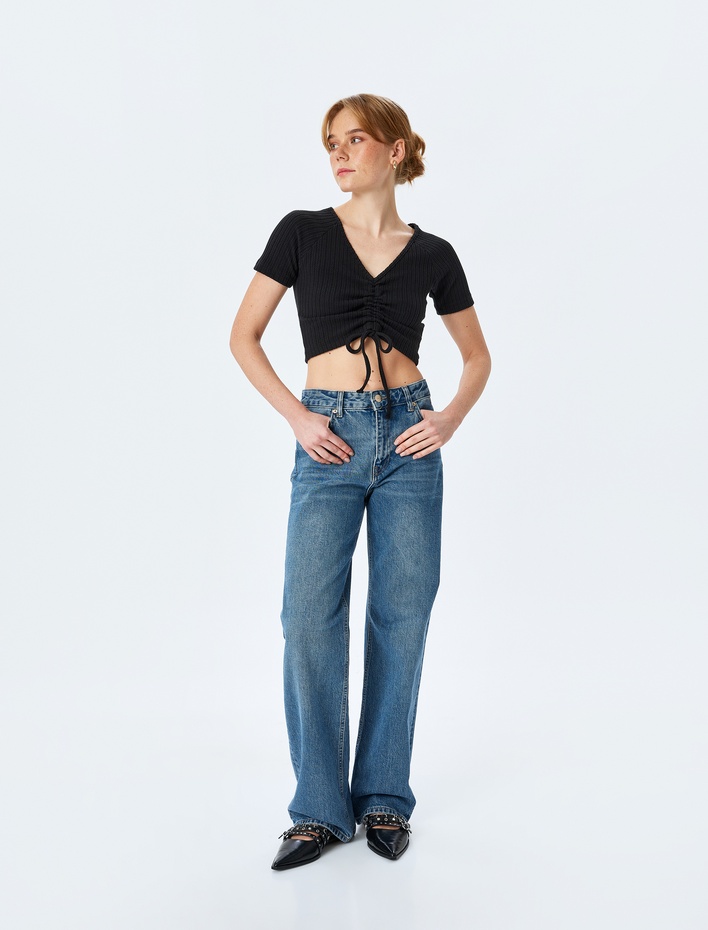  Büzgülü Slim Fit V Yaka Kısa Kollu Crop Tişört