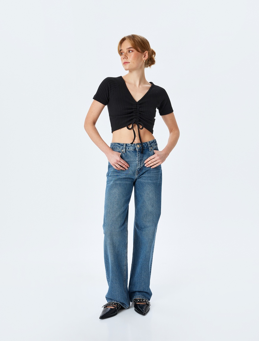   Büzgülü Slim Fit V Yaka Kısa Kollu Crop Tişört