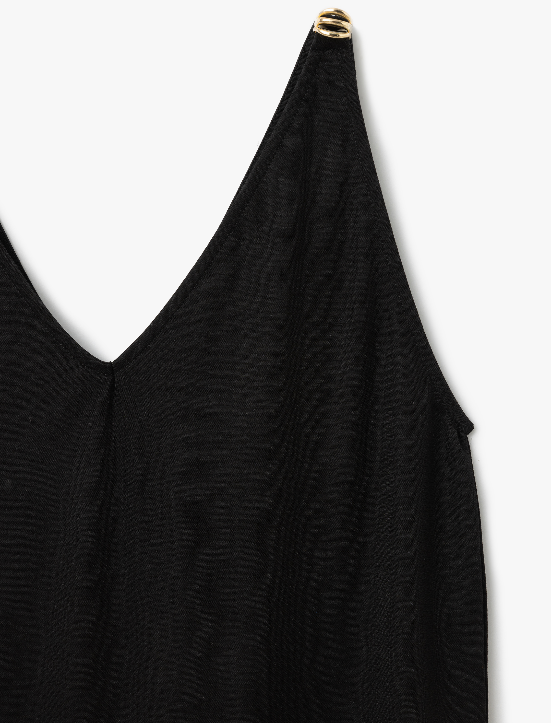   Kolsuz Metal Aksesuar Detaylı Yırtmaçlı V Yaka Midi Viskon Elbise