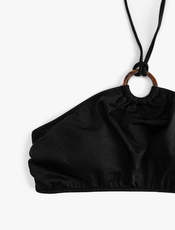  Boyundan Bağlamalı Aksesuar Detaylı Bikini Üstü