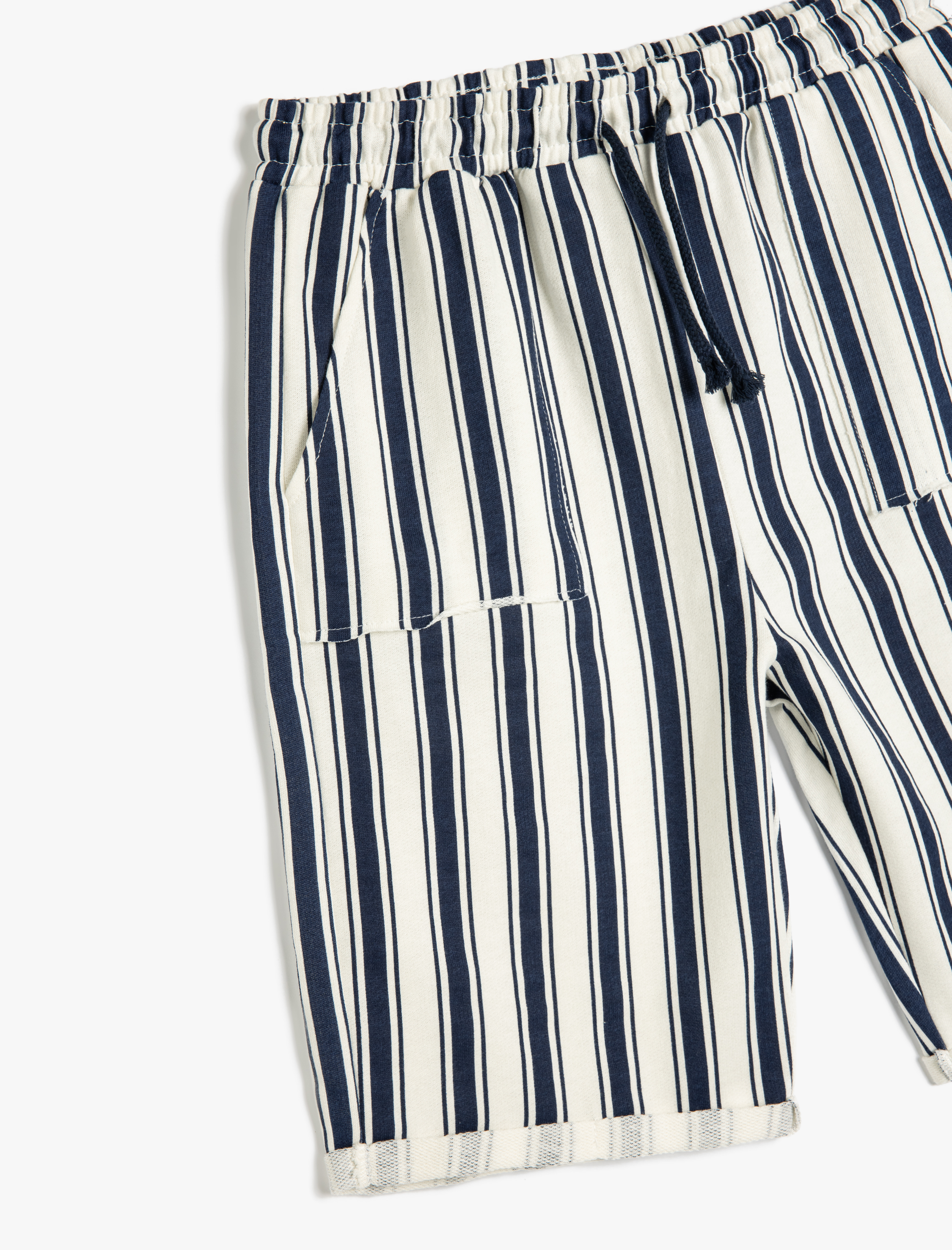  Erkek Çocuk Pamuklu Kısa Paçalı Çizgili Şort