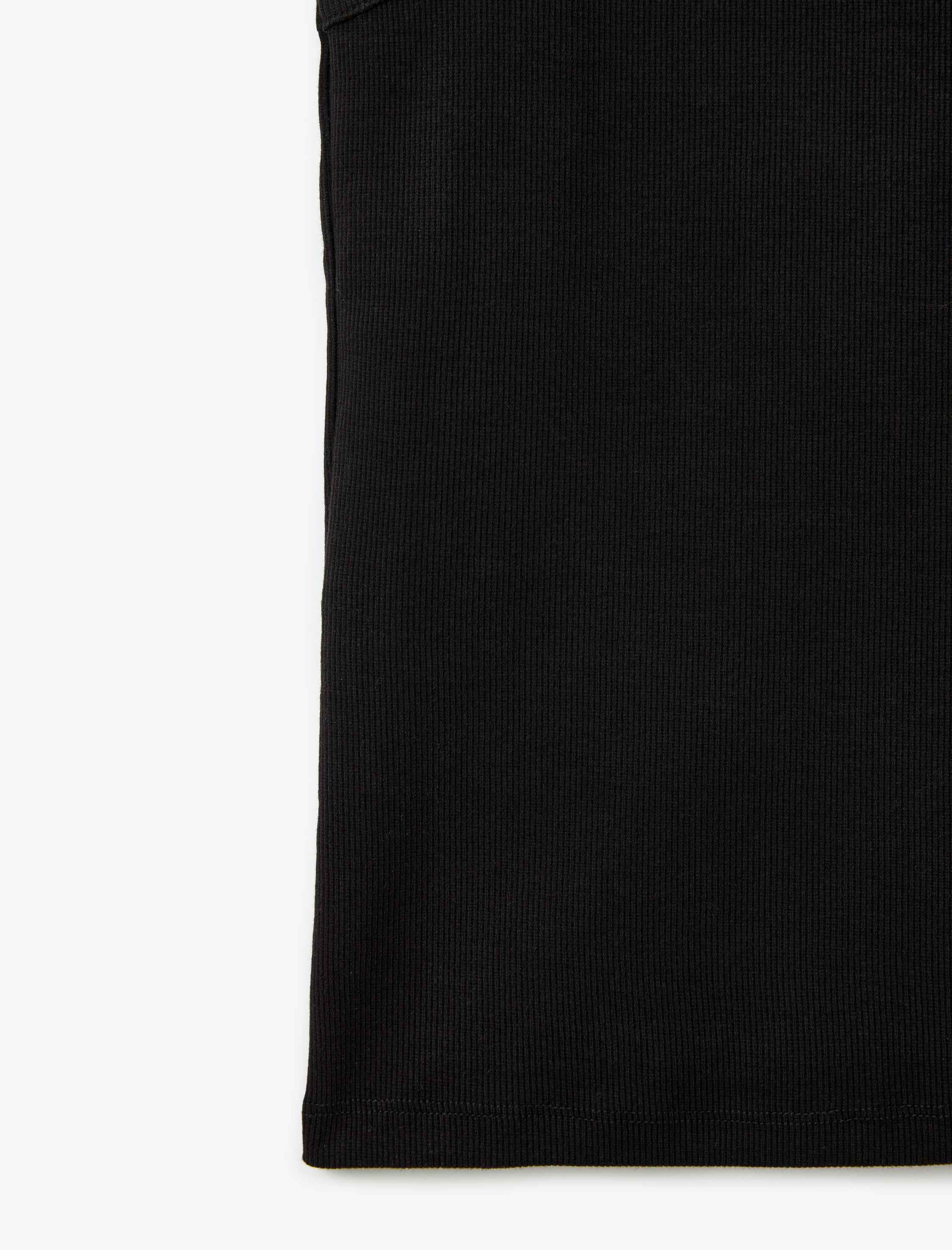   Pamuklu Kolsuz Payet Detaylı Halter Yaka Üst