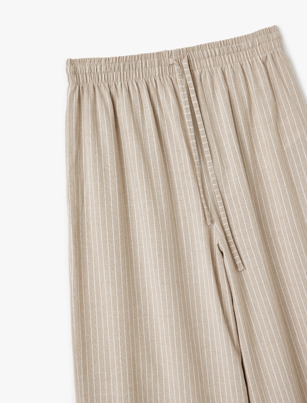 Viskon Karışımlı Beli Bağcıklı Çizgili Bol Paça Pantolon_4