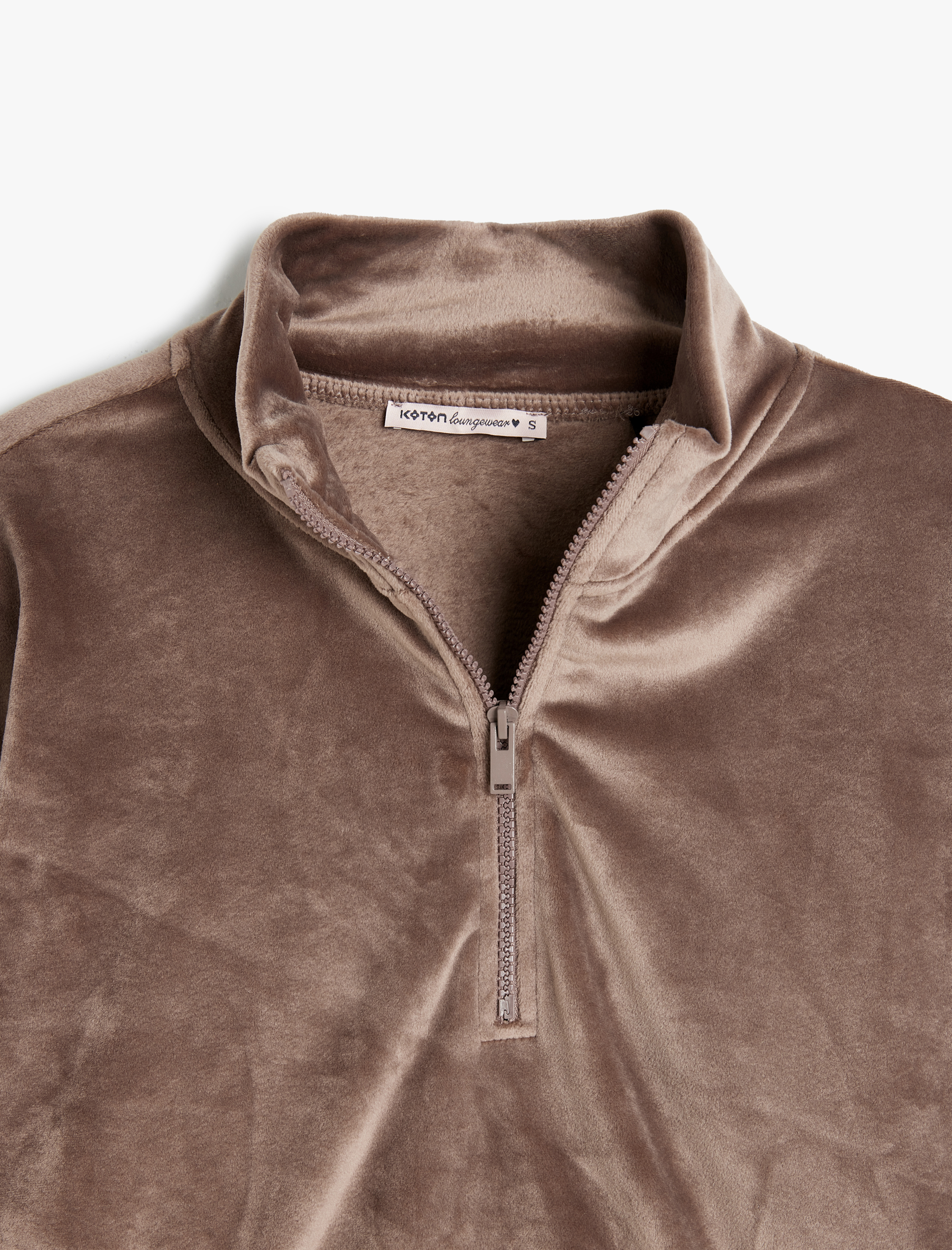   Sıcak Tutan Uzun Kollu Dik Yaka Yarım Fermuar Detaylı Kadife Pijama Üstü