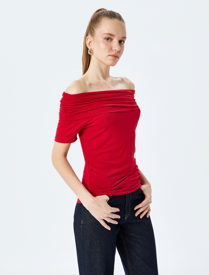  Omzu Açık Madonna Yaka Büzgülü Kısa Kollu Bluz