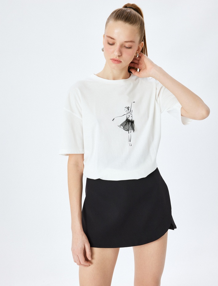  Tül Detaylı Baskılı Bisiklet Yaka Kısa Kollu Tişört