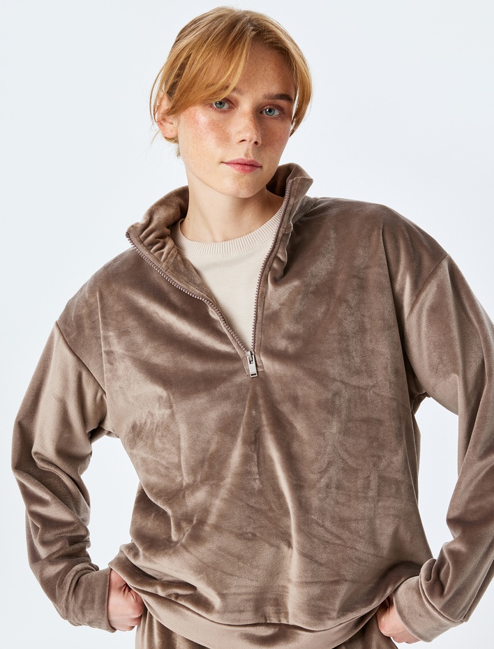  Sıcak Tutan Uzun Kollu Dik Yaka Yarım Fermuar Detaylı Kadife Pijama Üstü