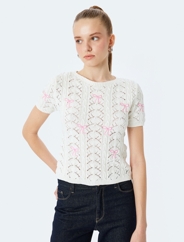  Fiyonklu Kısa Kollu Ajurlu Slim Fit Bisiklet Yaka Triko Kazak