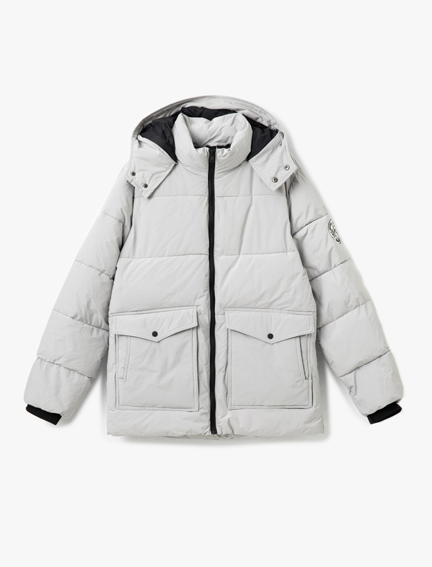 Baskılı Kapaklı Cep Detaylı Slim Fit Kapüşonlu Şişme Mont_0