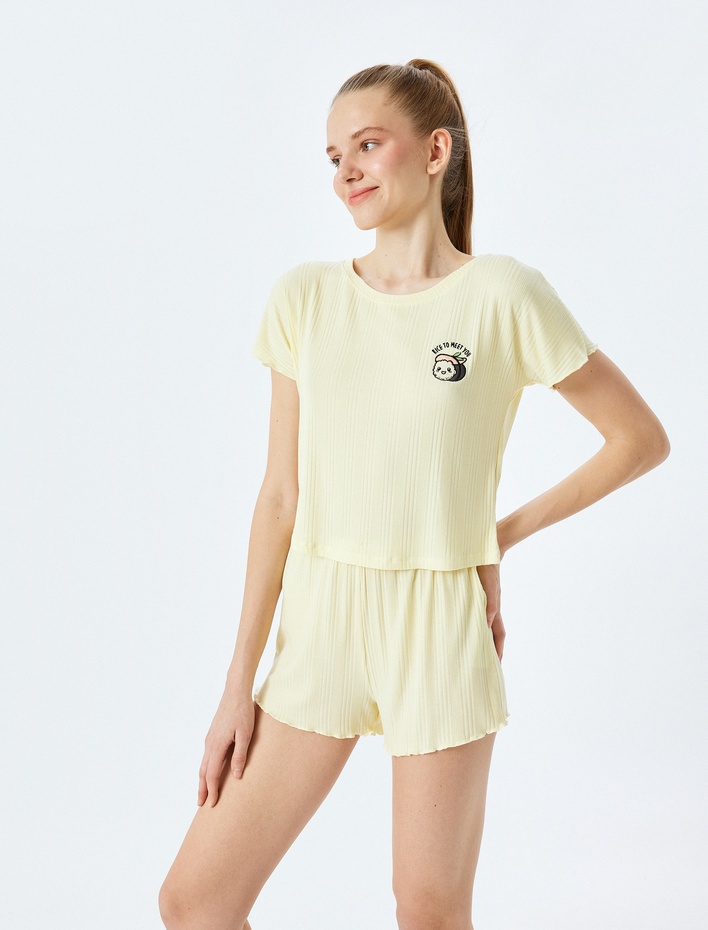  Nakış Detaylı Kısa Kollu Modal Kumaş Şortlu Pijama Takımı