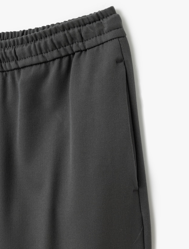 Viskon Karışımlı Cep Detaylı Beli Bağcıklı Eşofman Pantolon_2