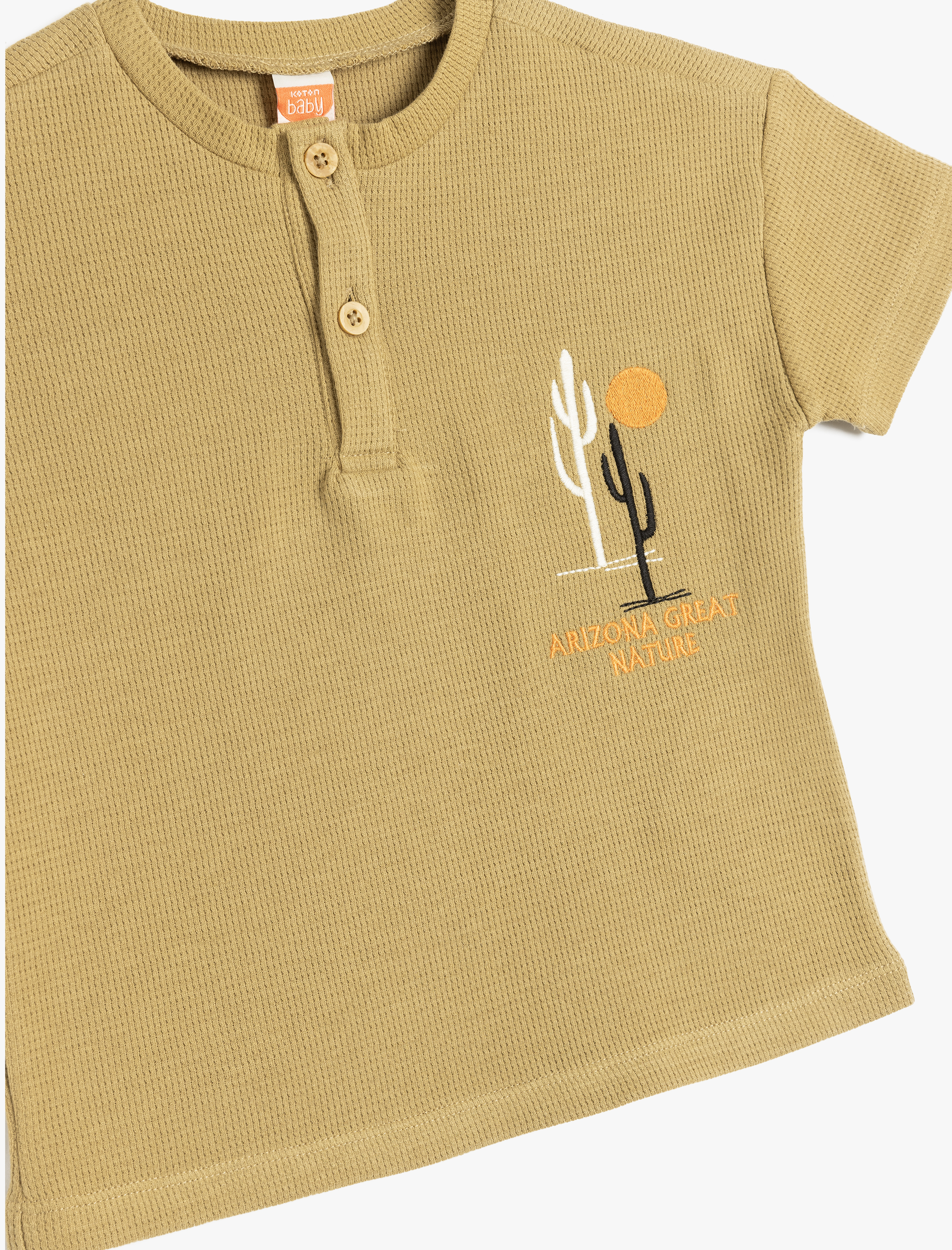  Erkek Bebek Pamuklu Kaktüs Nakış Detaylı Dokulu Bisiklet Yaka Kısa Kollu Tişört