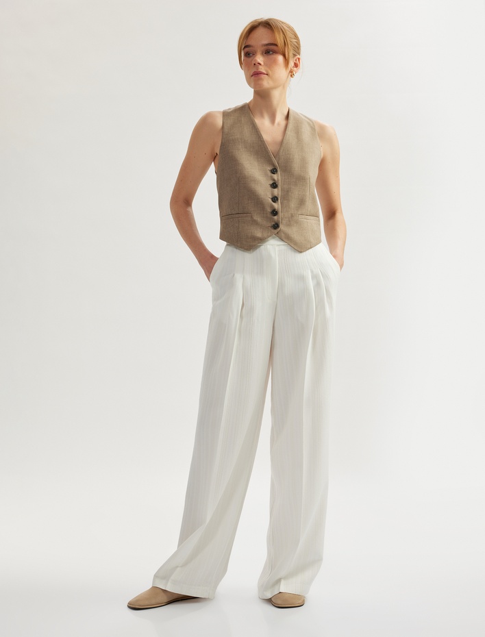  Arkası Kemer Detaylı V Yaka Düğmeli Blazer Yelek