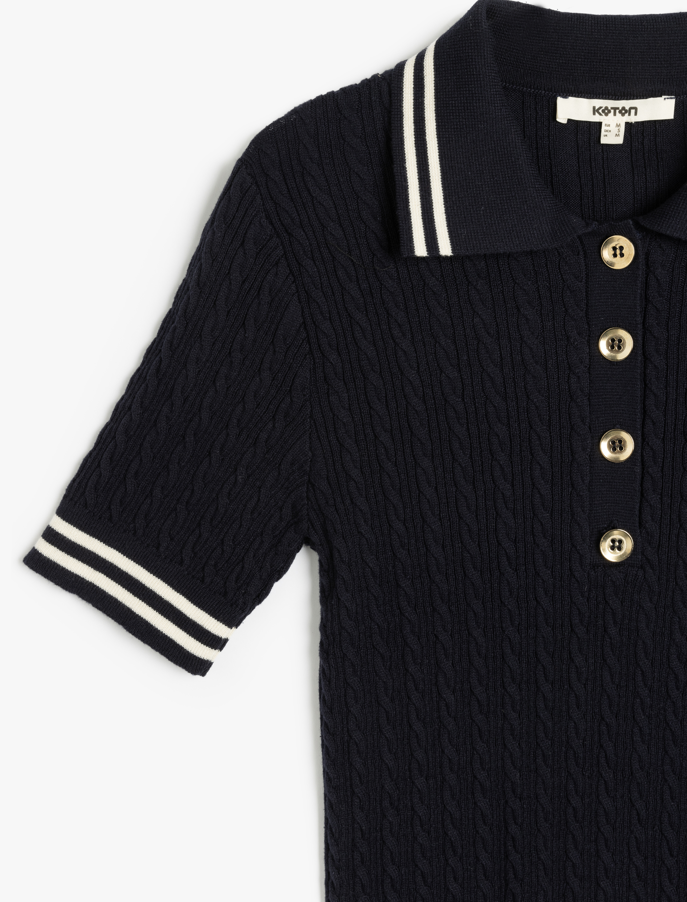   Yarım Düğme Detaylı Kısa Kollu  İnce Triko Kadın Polo Yaka Kazak