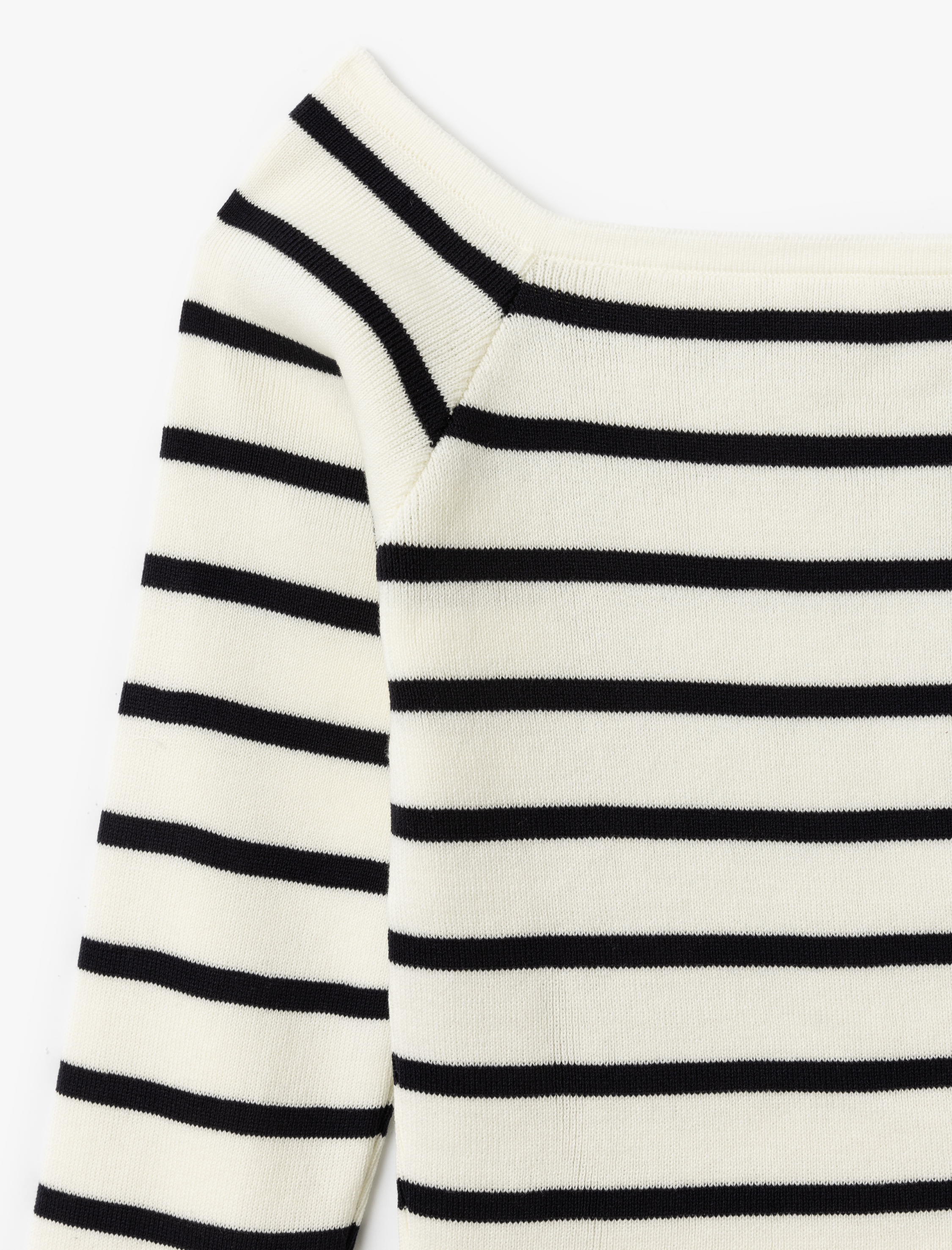   Uzun Kollu Triko Omzu Açık Kazak