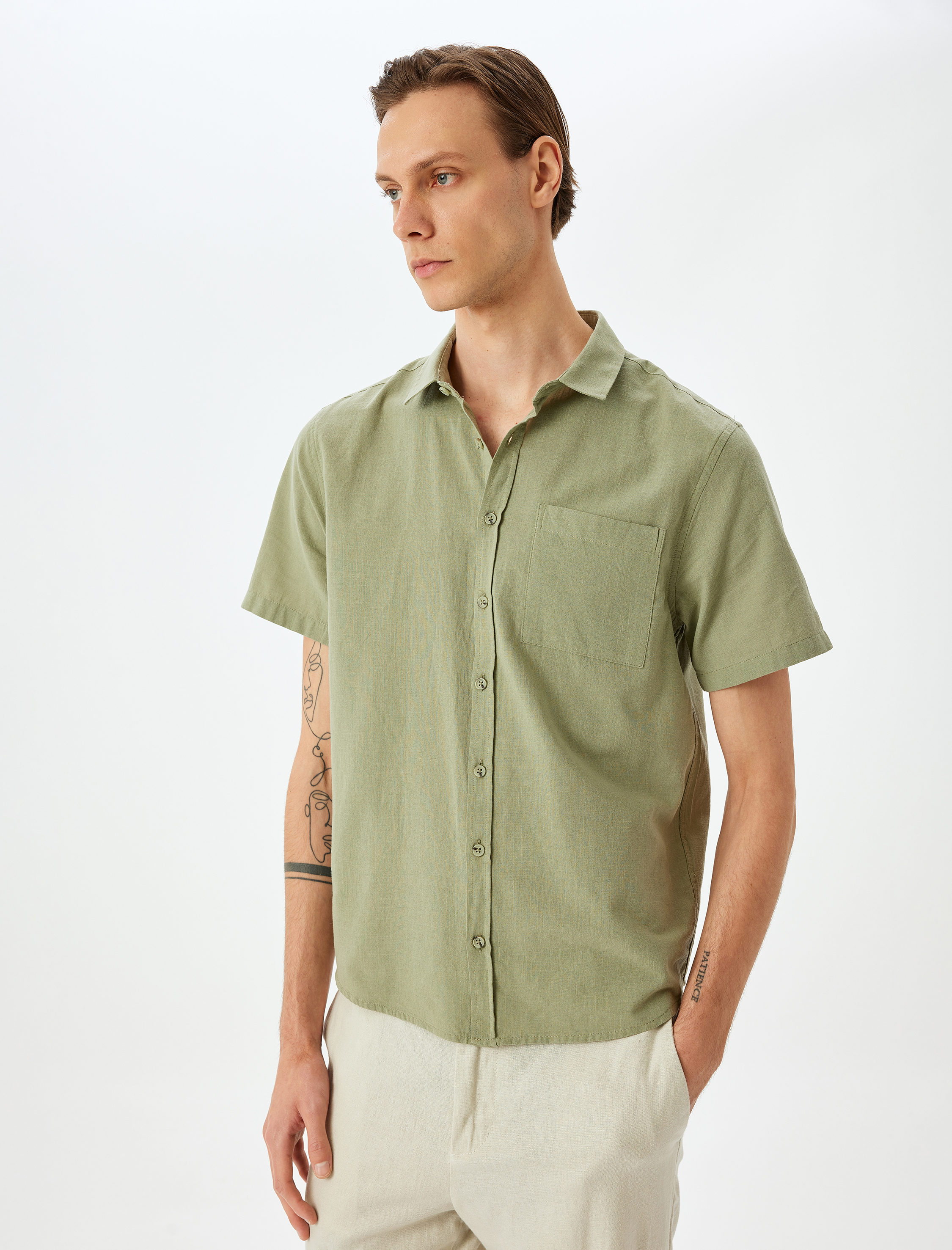 Kısa Kollu Pamuklu Cep Detaylı Slim Fit Gömlek